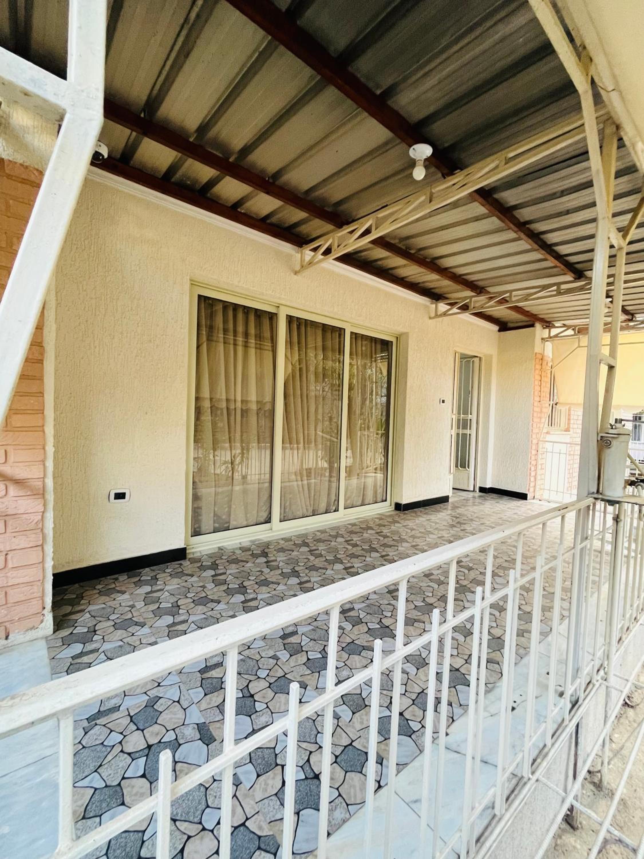 villa with 3 bedrooms in bole view 4