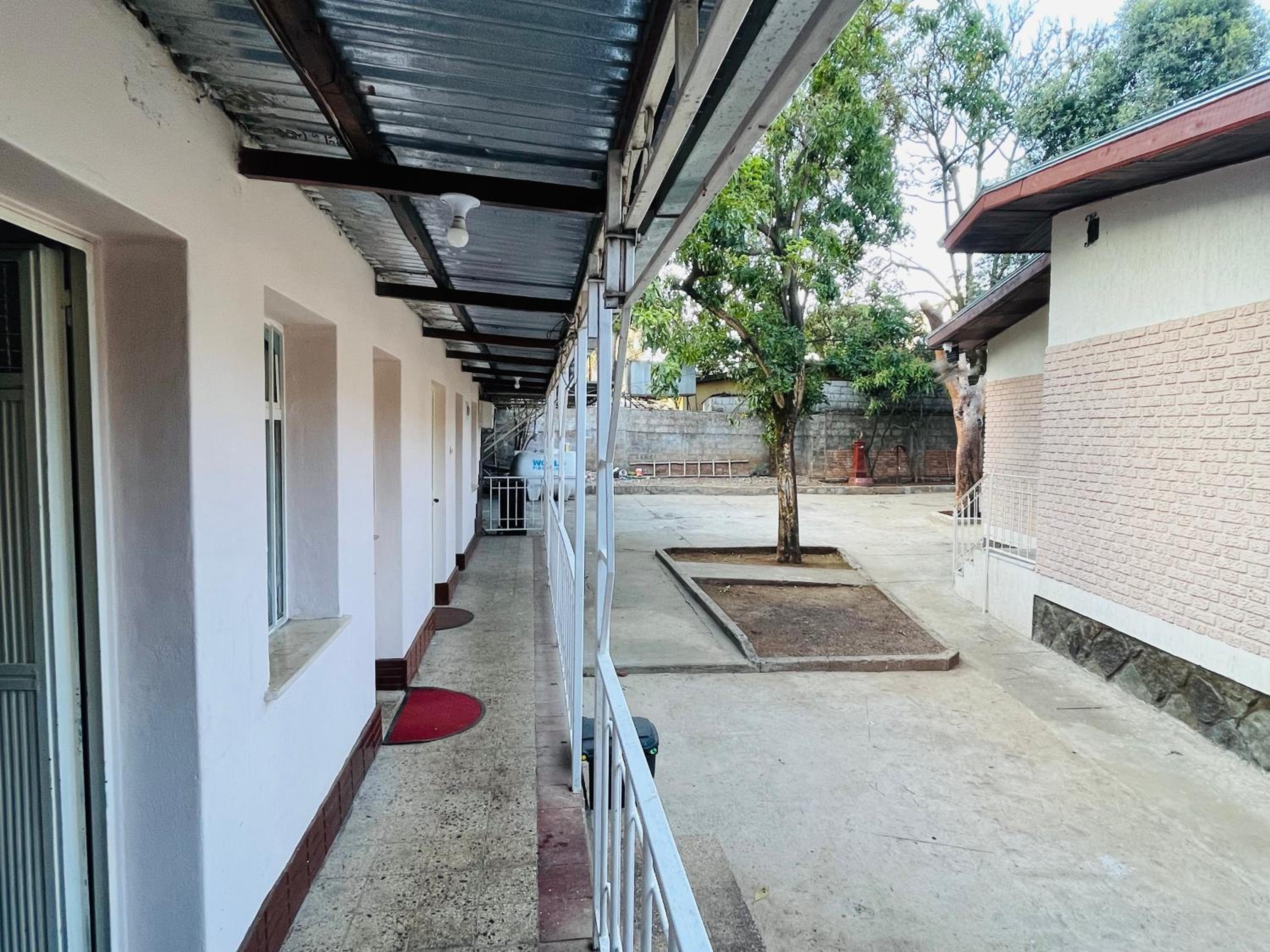 villa with 3 bedrooms in bole view 5