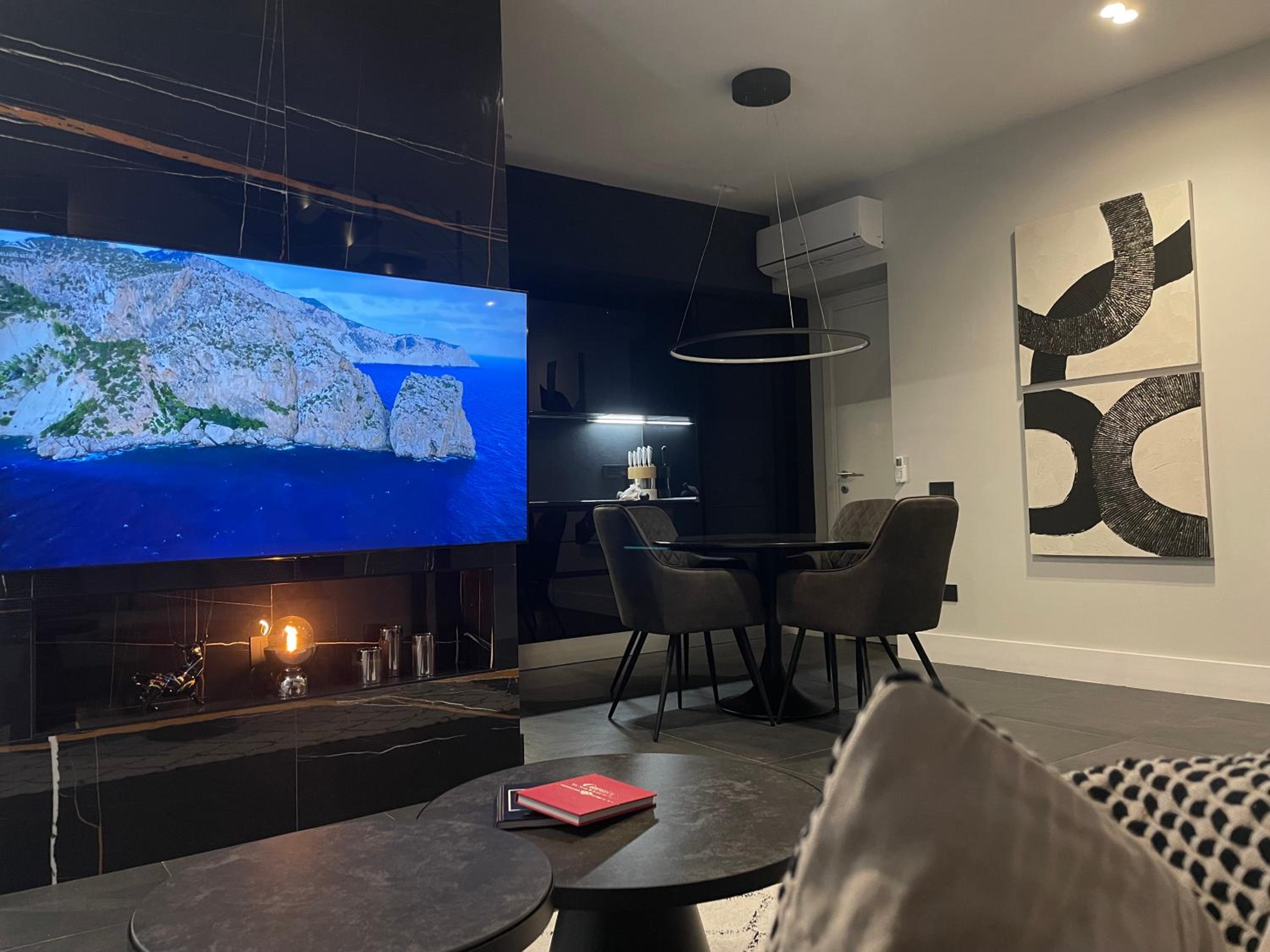 Spacious Modern Fully equipped Apartment in Monumental Building - Parking - Historical Centre photo 5