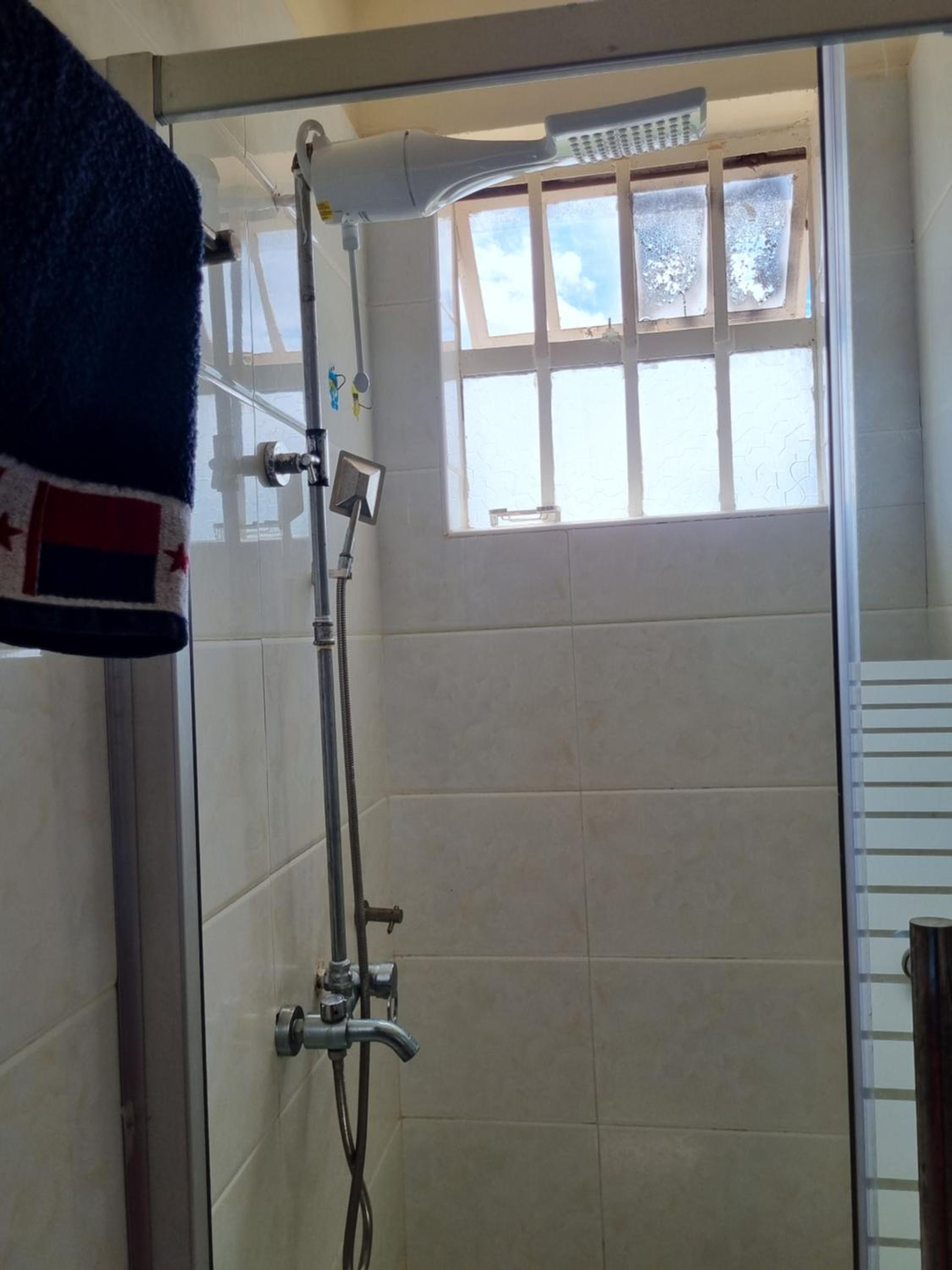 Rossyln Home close to Village Market, UN and Two Rivers Mall, photo 12