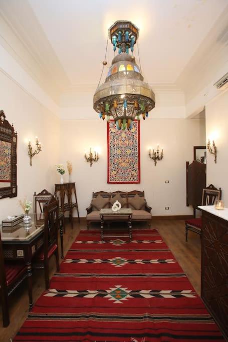 Authentic Arabesque 4BR Apt in Downtown - Mint 36