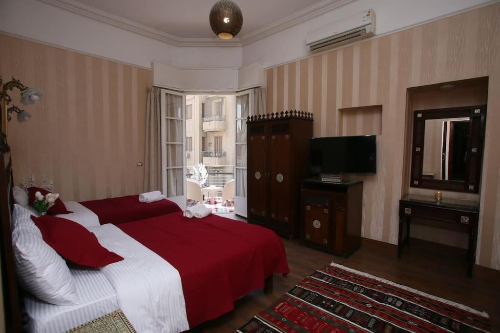 Authentic Arabesque 4BR Apt in Downtown - Mint 36