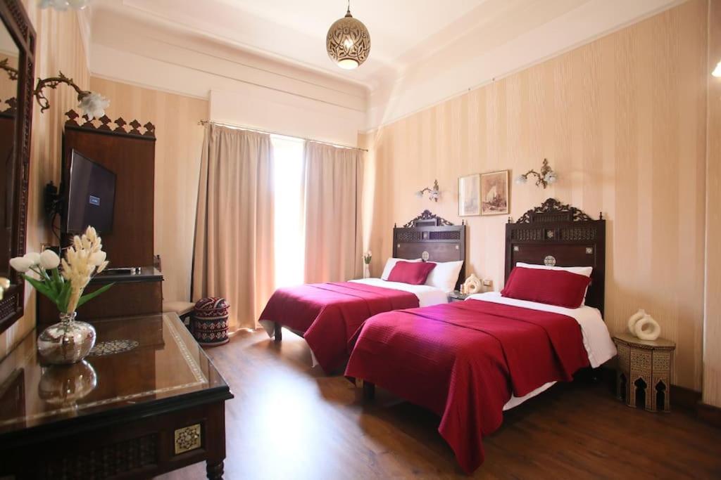 Authentic Arabesque 4BR Apt in Downtown - Mint 36