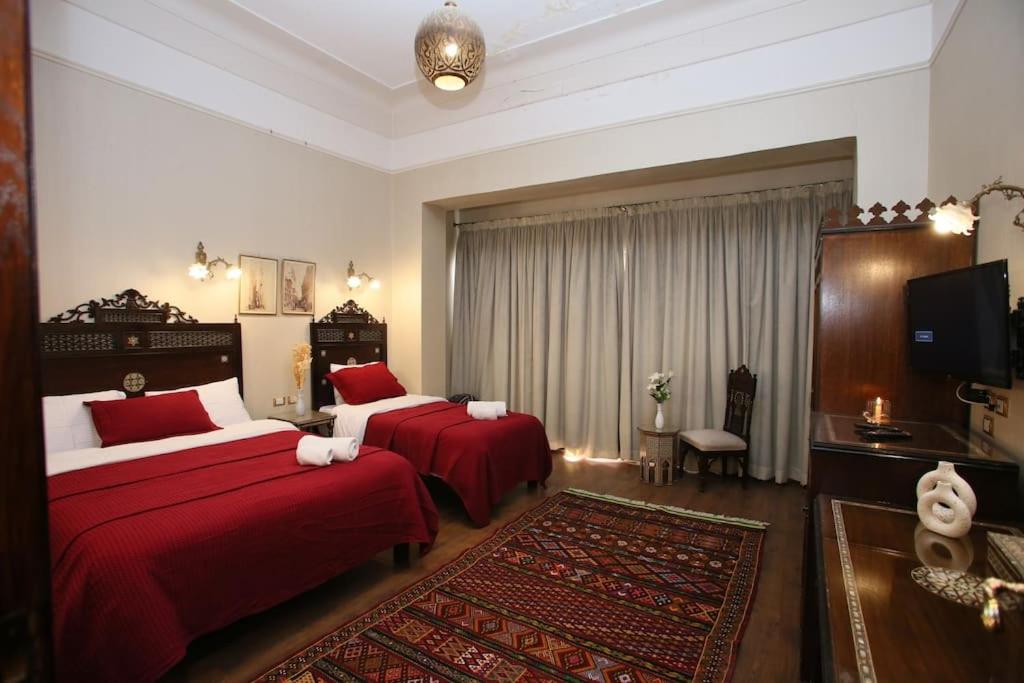 Authentic Arabesque 4BR Apt in Downtown - Mint 36