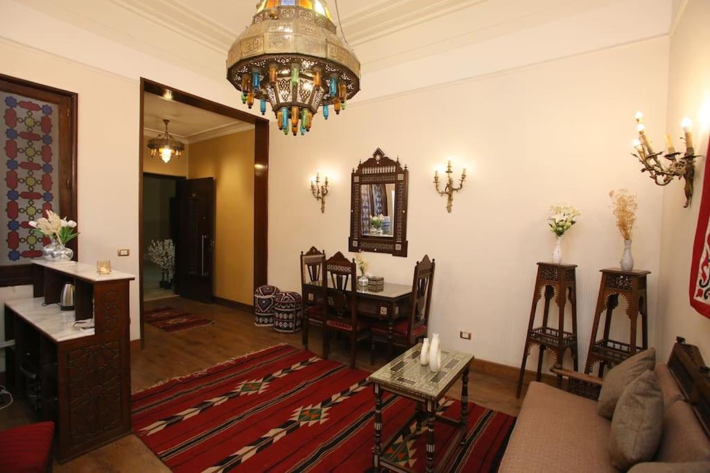 Authentic Arabesque 4BR Apt in Downtown - Mint 36