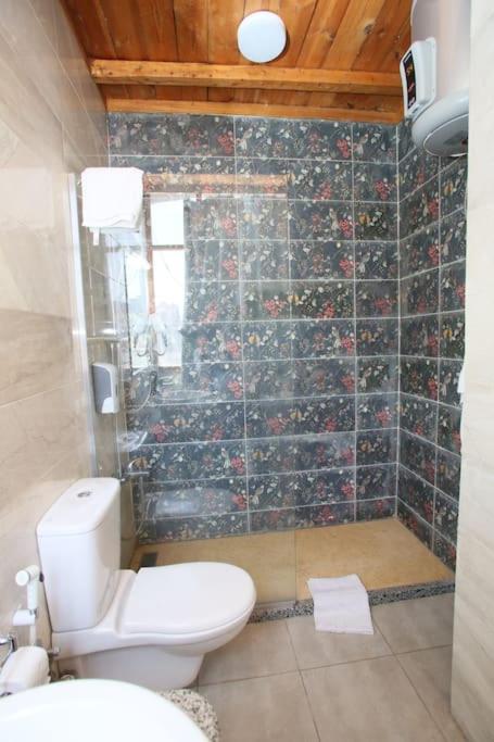 Authentic Arabesque 4BR Apt in Downtown - Mint 36
