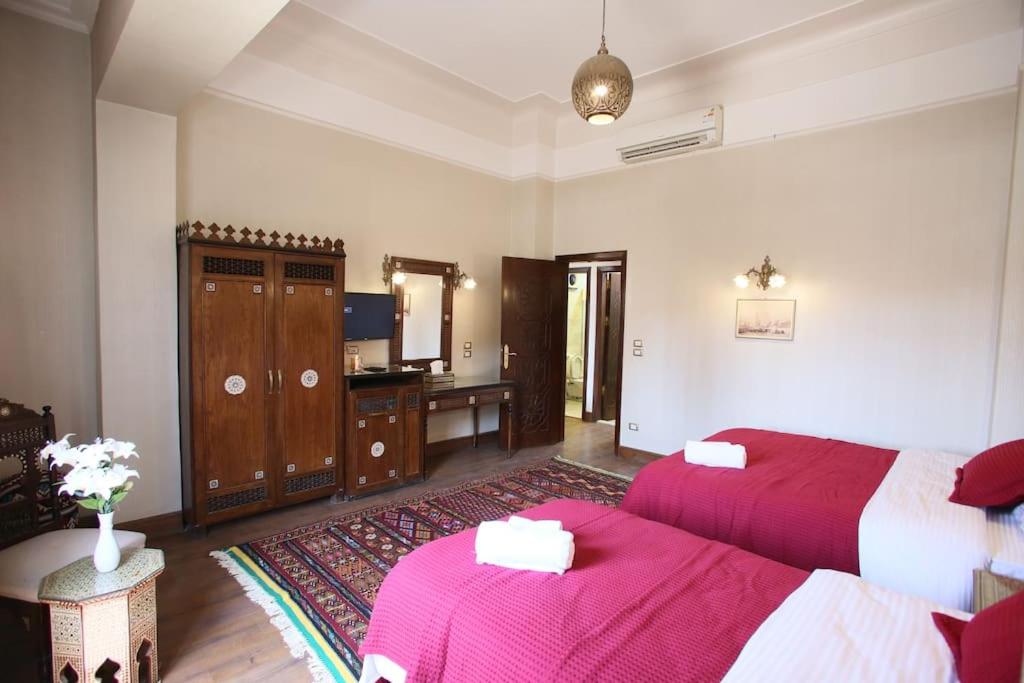 Authentic Arabesque 4BR Apt in Downtown - Mint 36