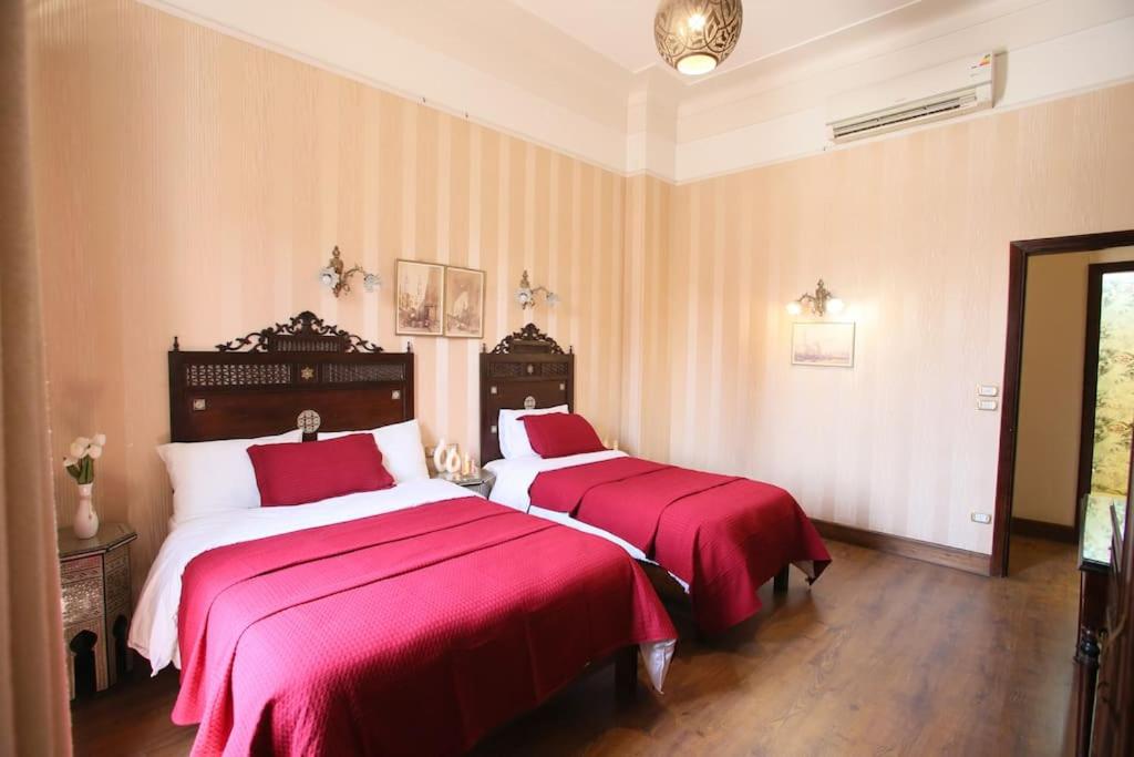 Authentic Arabesque 4BR Apt in Downtown - Mint 36