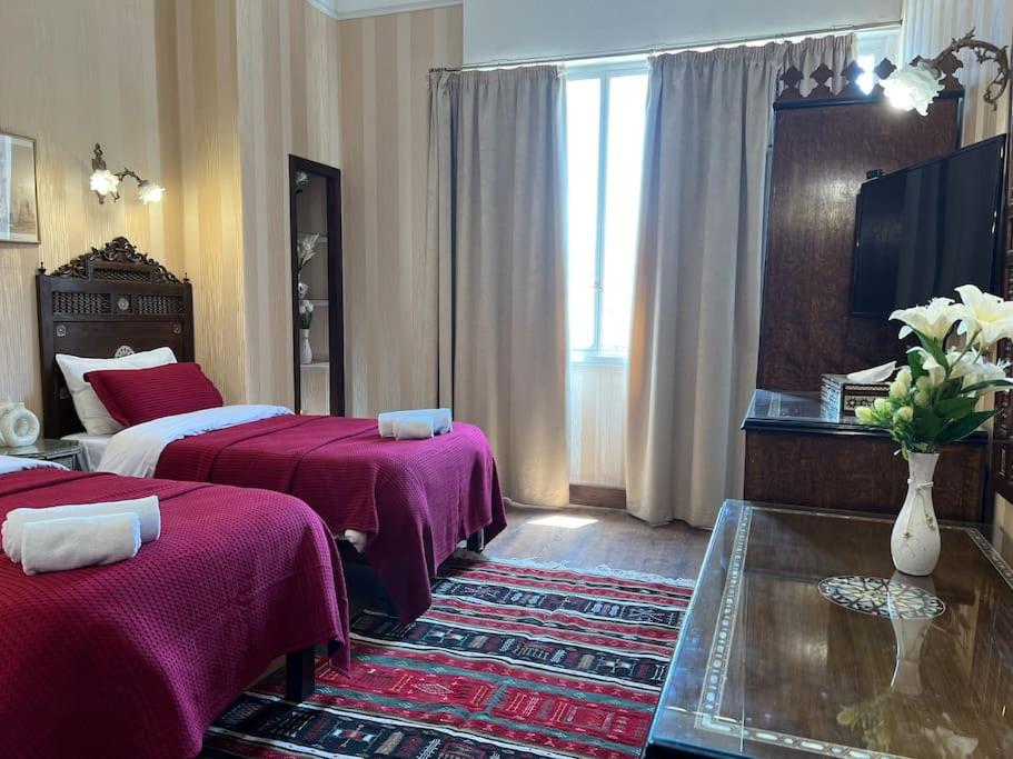 Authentic Arabesque 4BR Apt in Downtown - Mint 36