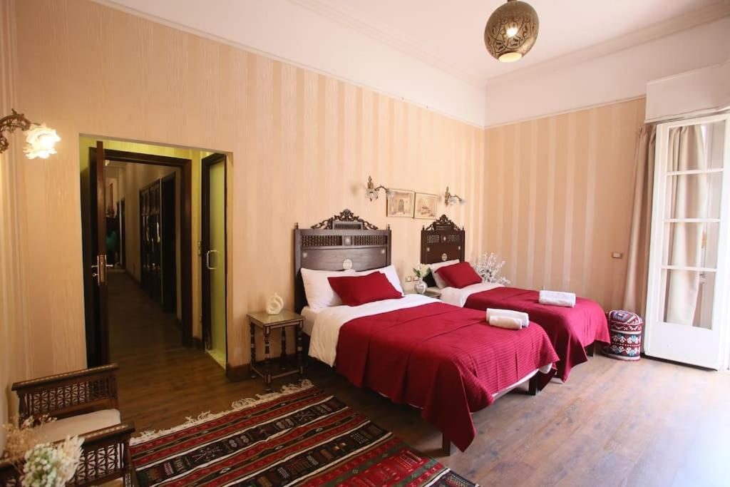 Authentic Arabesque 4BR Apt in Downtown - Mint 36