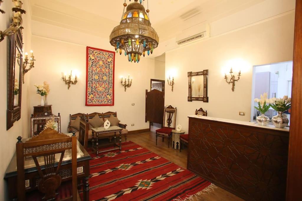 Authentic Arabesque 4BR Apt in Downtown - Mint 36