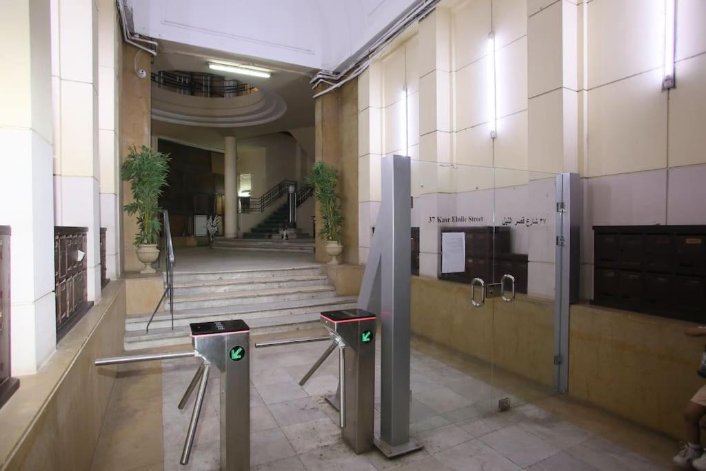 Authentic Arabesque 4BR Apt in Downtown - Mint 36
