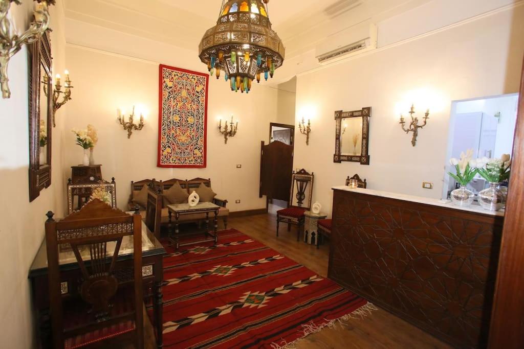 Authentic Arabesque 4BR Apt in Downtown - Mint 36