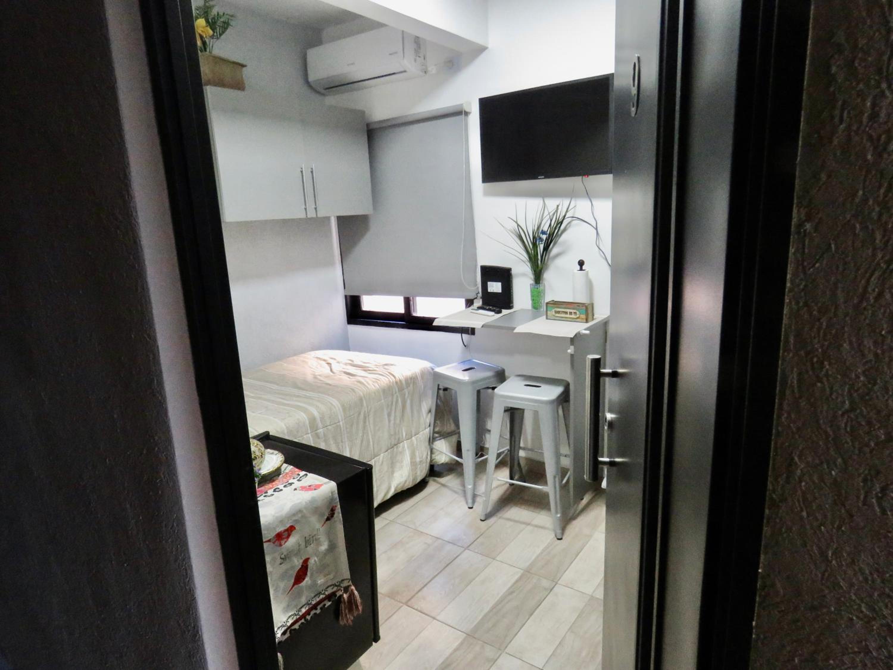 Departamento Moderno, equipado en Vicente Lopez , Ideal River Plate ,Tecnópolis ,100 metros del tren