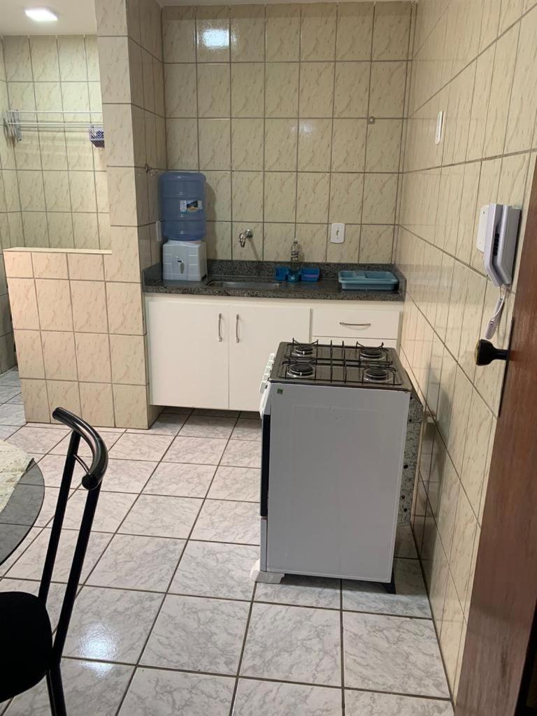 Apartamento Praia do Morro há 80 metros da praia, próximo a Avenida Paris