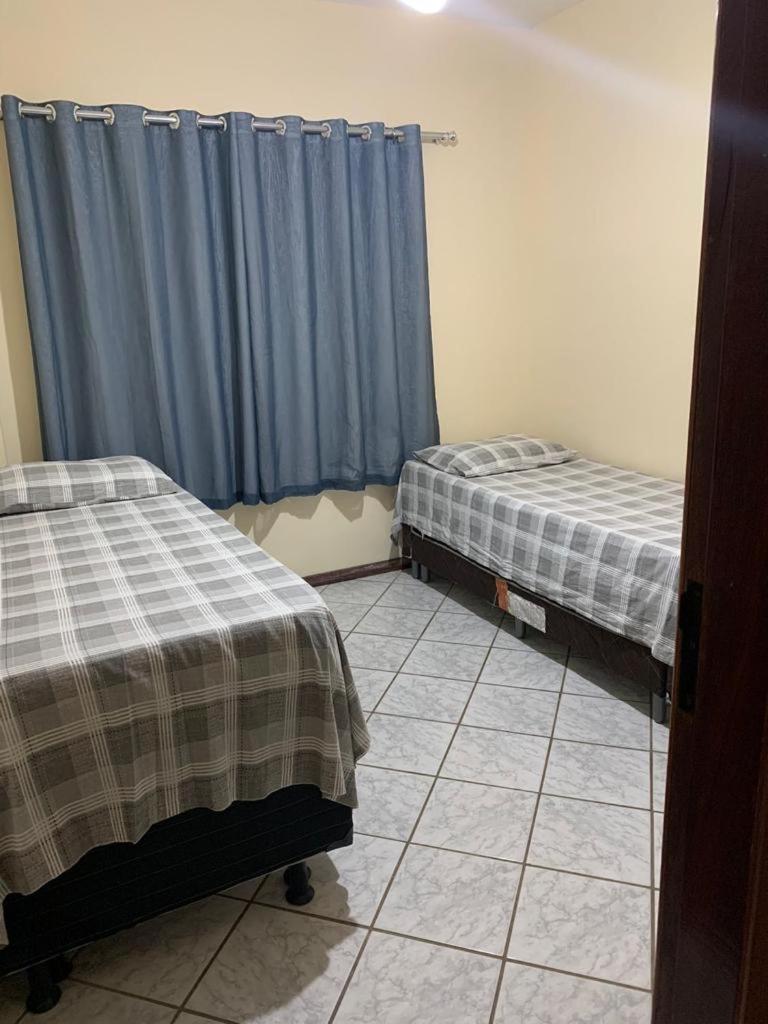 Apartamento Praia do Morro há 80 metros da praia, próximo a Avenida Paris