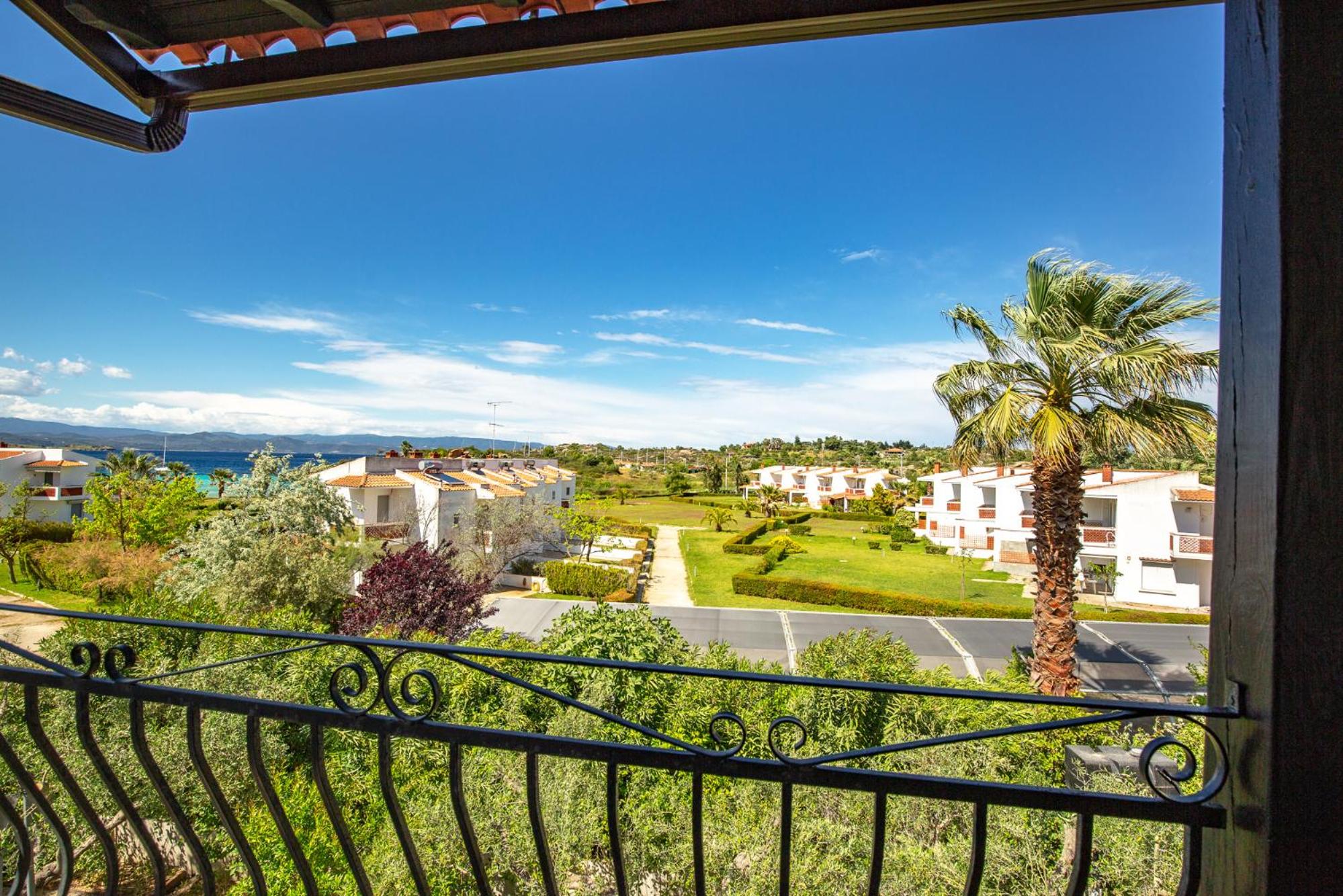 Latoura View