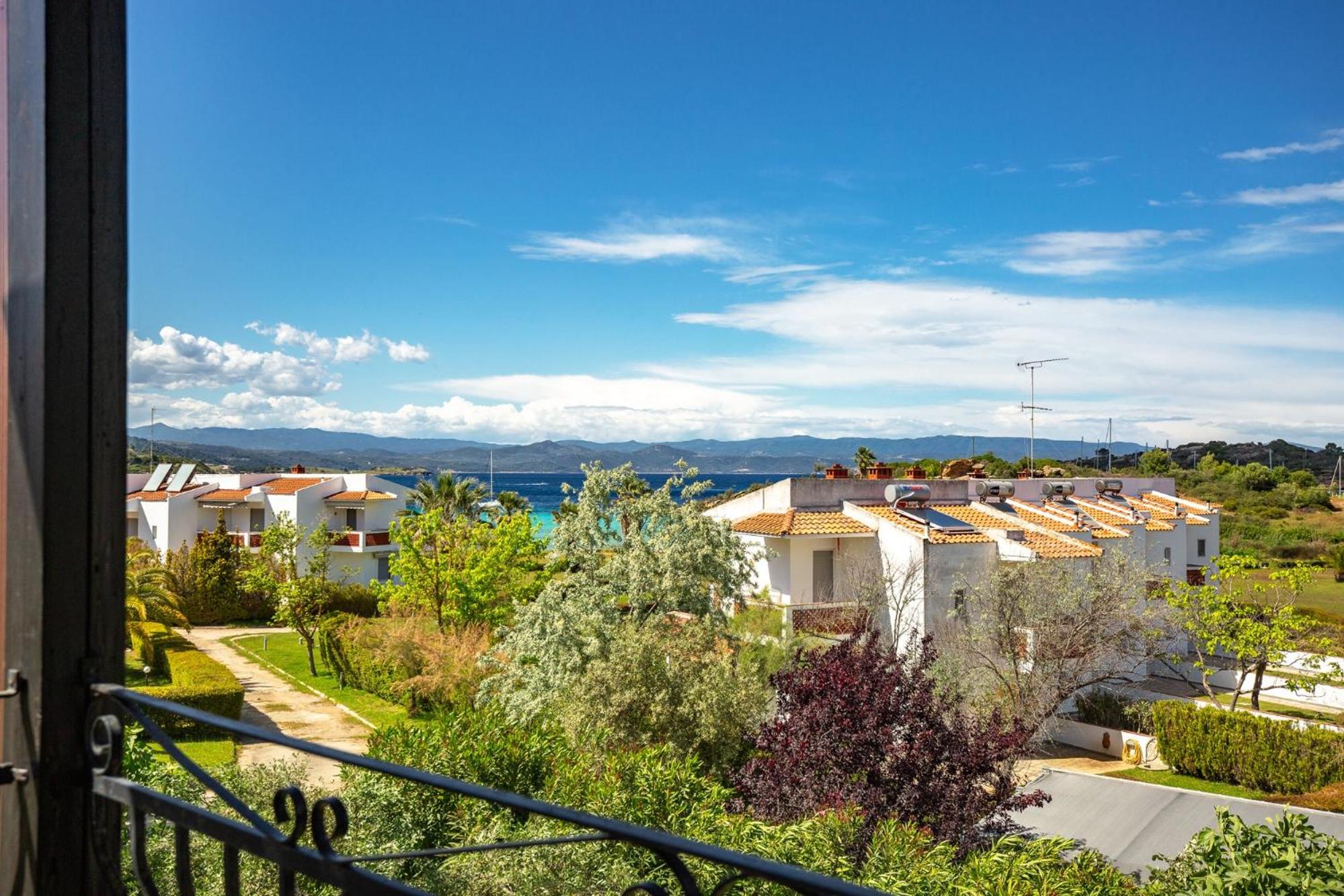 Latoura View