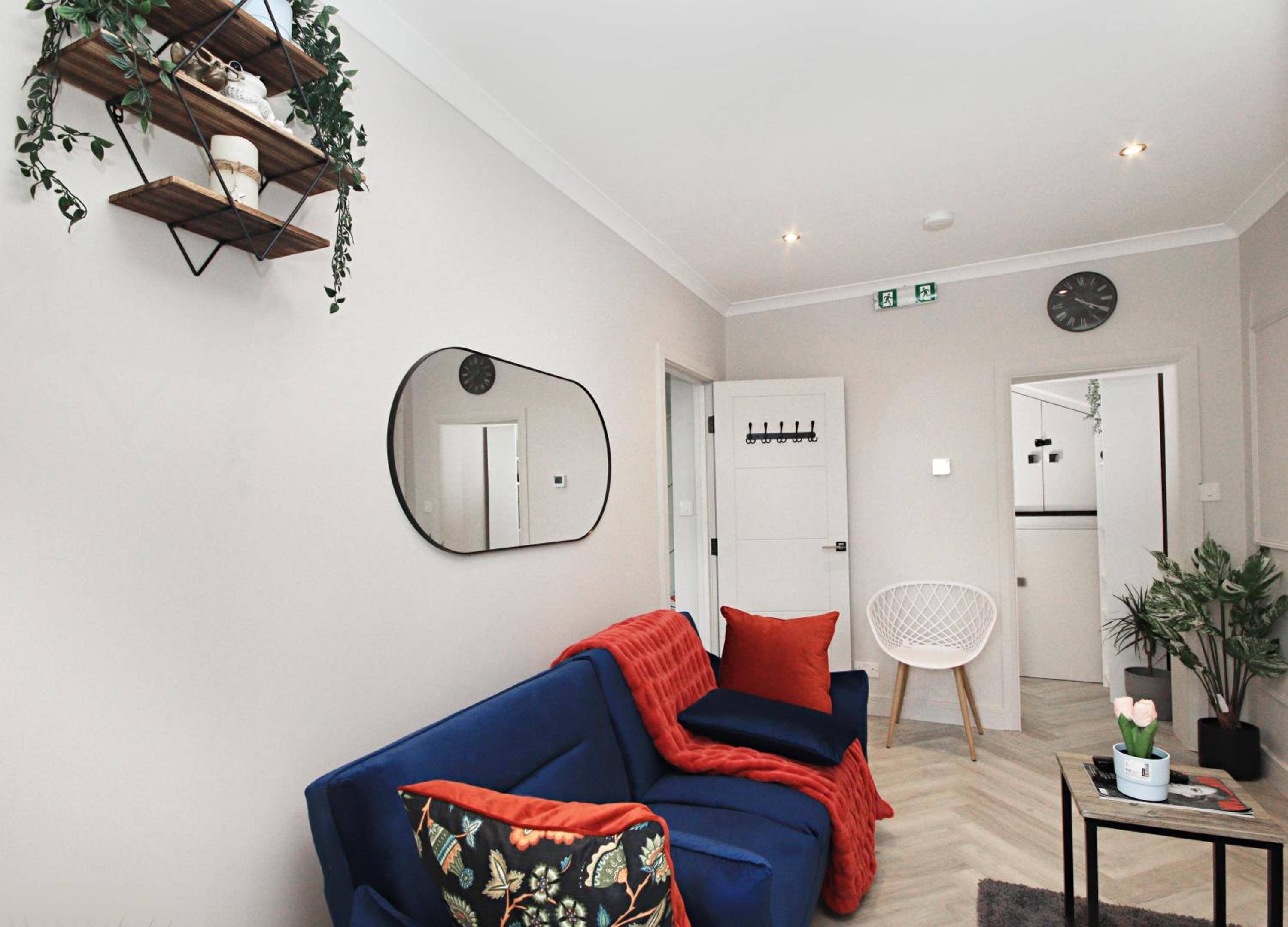 Rayan Heights Cosy 1 bedroom flat sleeps 2 perfect for contractors tourists families - Free parking