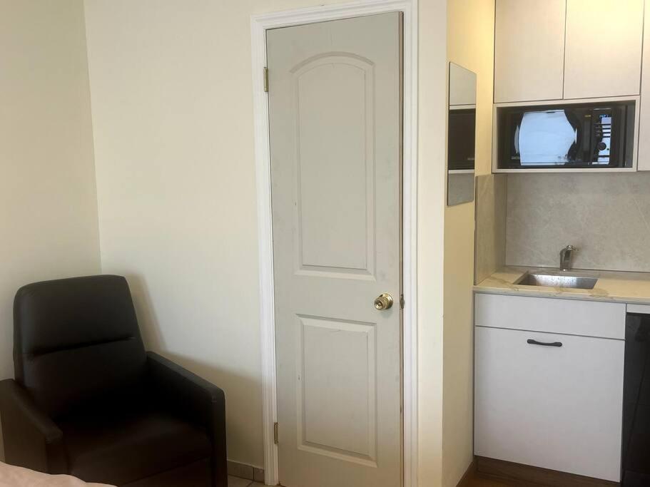 Luxurious Studio in RBS view 3