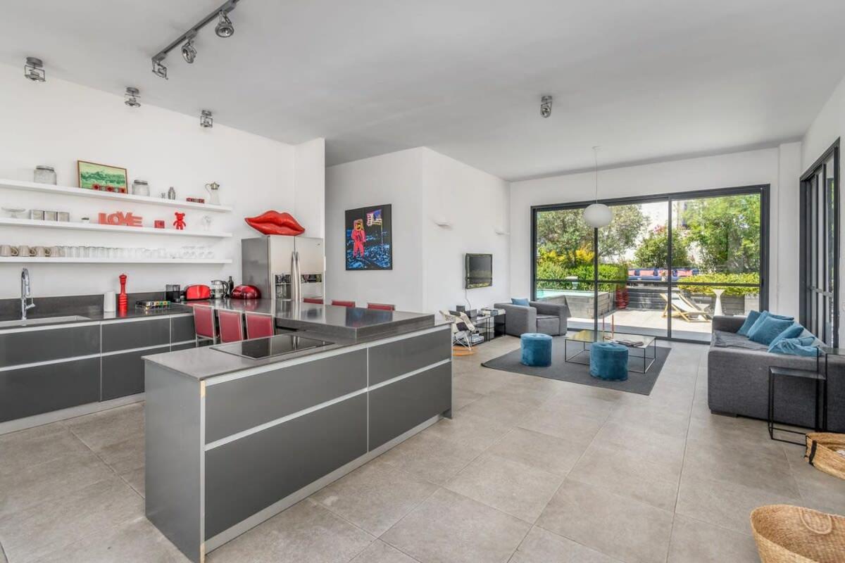 Noga Penthouse with jacuzzi and Parking view 4