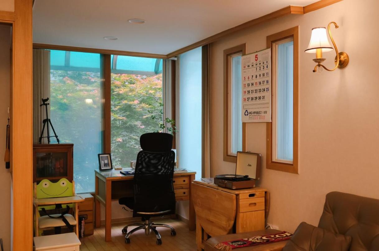 Photo 9