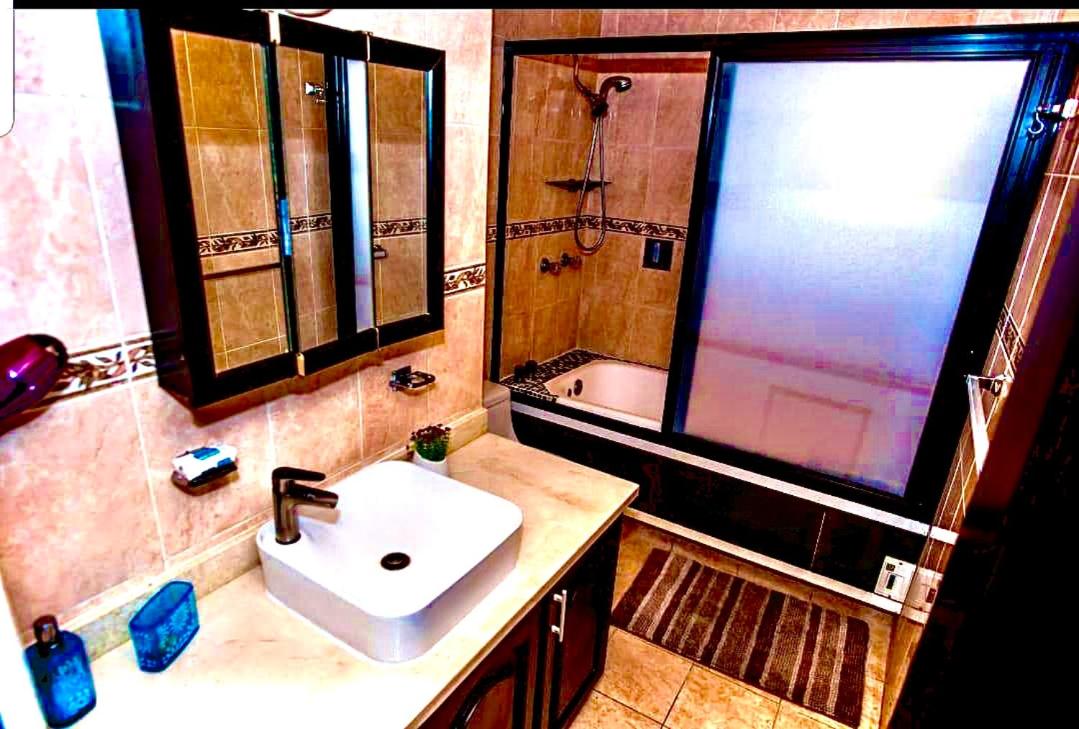 Deluxe 2 bedroom condo