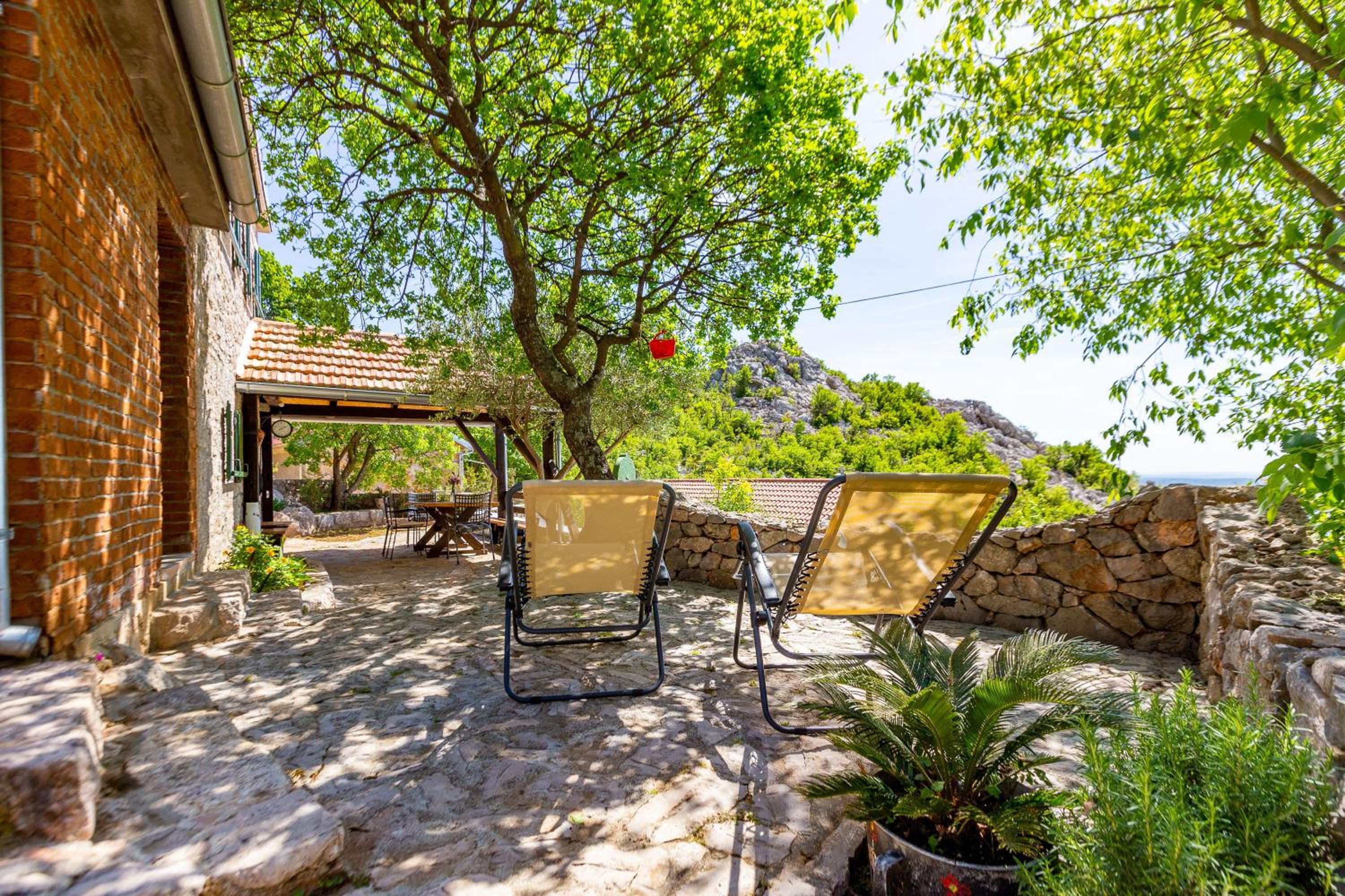 Stone Holiday House view 3