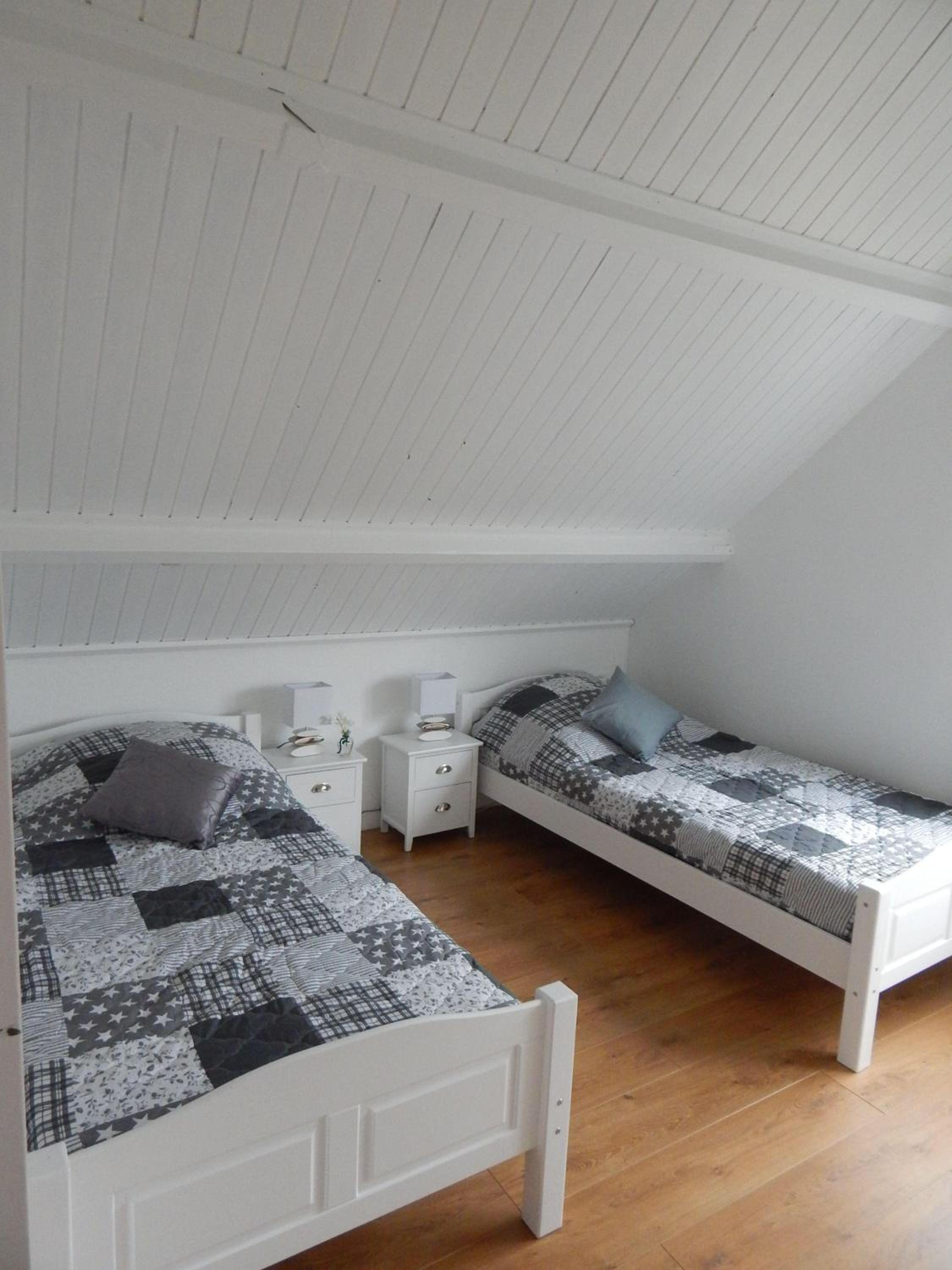 Traumhaftes-freistehendes-Ferienhaus-an-der-See-Strand-Yachthafen-W-Lan view 5