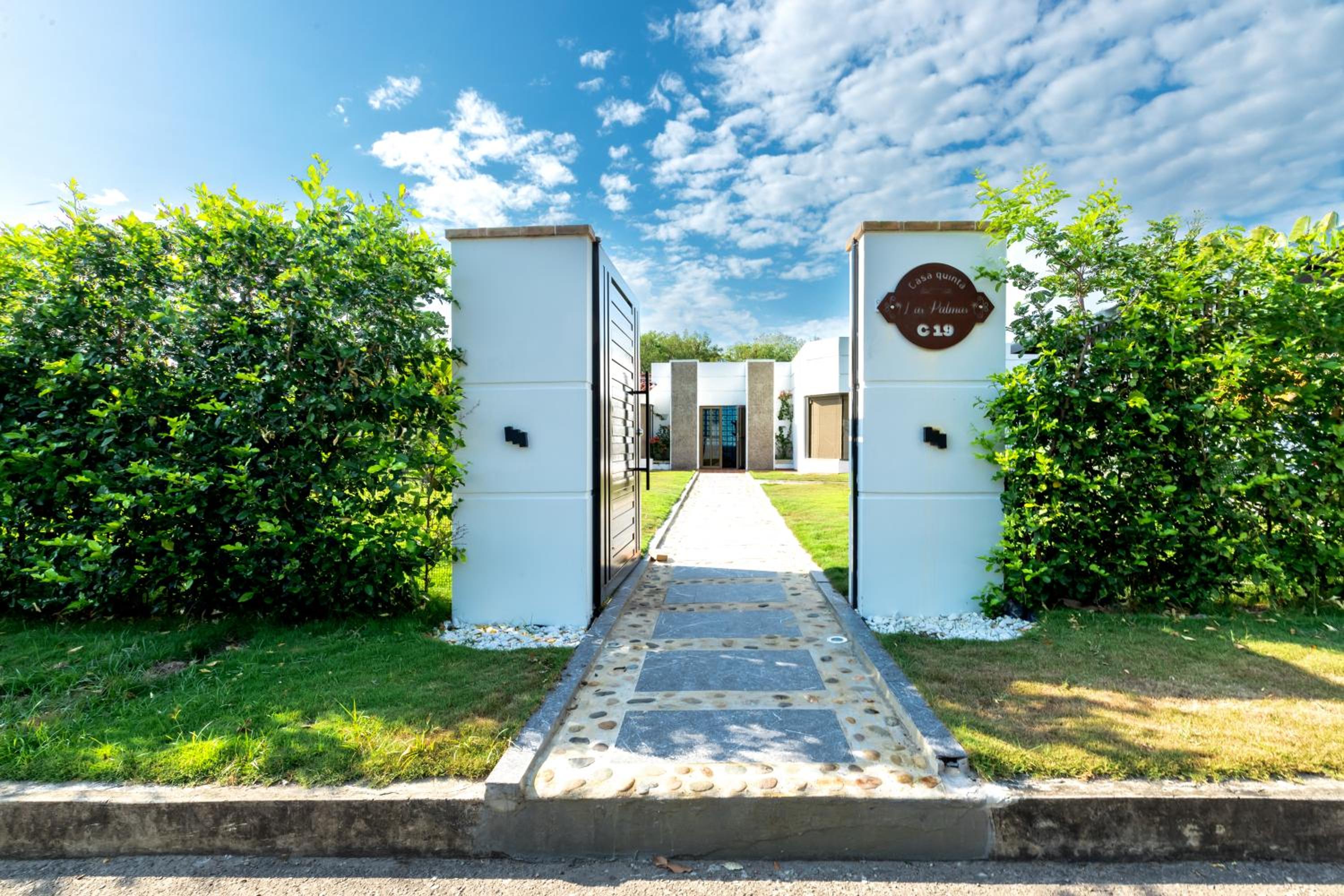Casa Vacacional en condominio en Peñalisa con piscina privada BBQ WiFi