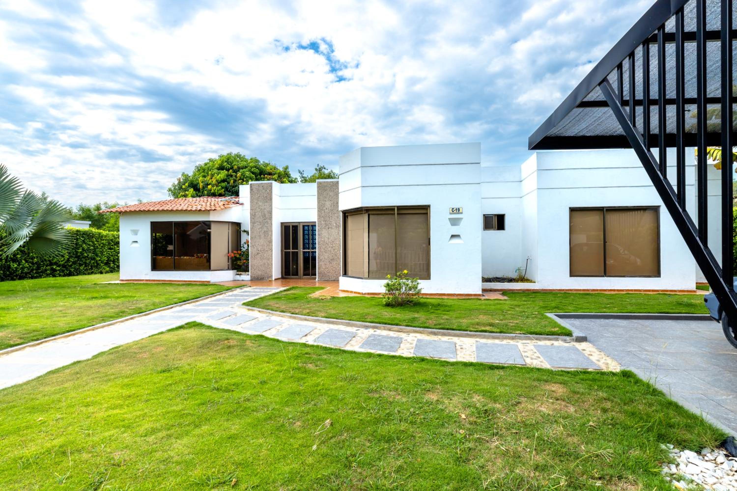Casa Vacacional en condominio en Peñalisa con piscina privada BBQ WiFi