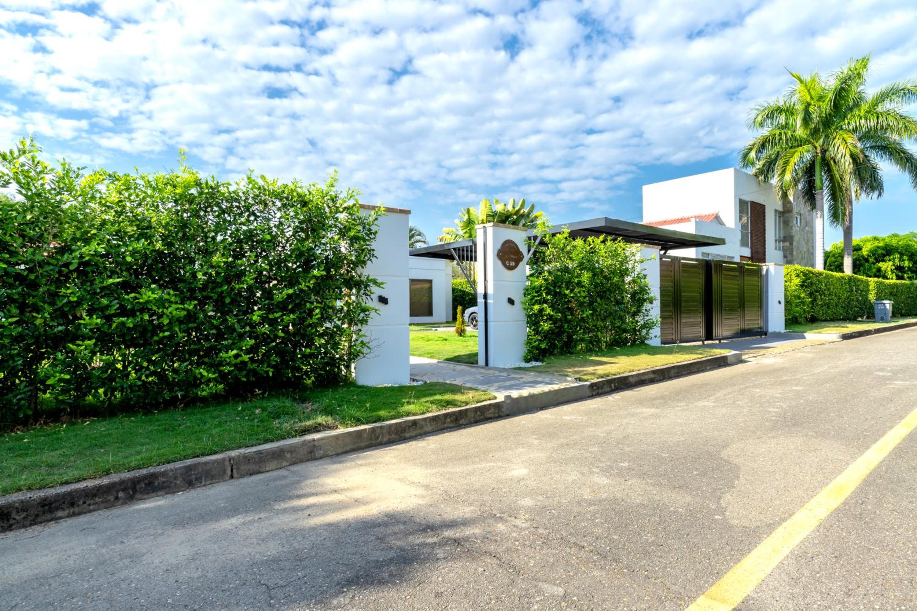 Casa Vacacional en condominio en Peñalisa con piscina privada BBQ WiFi
