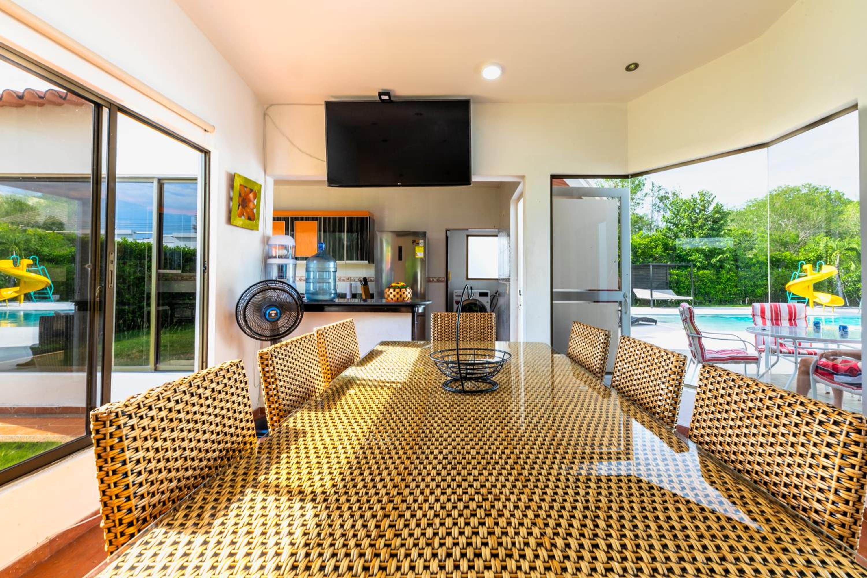 Casa Vacacional en condominio en Peñalisa con piscina privada BBQ WiFi