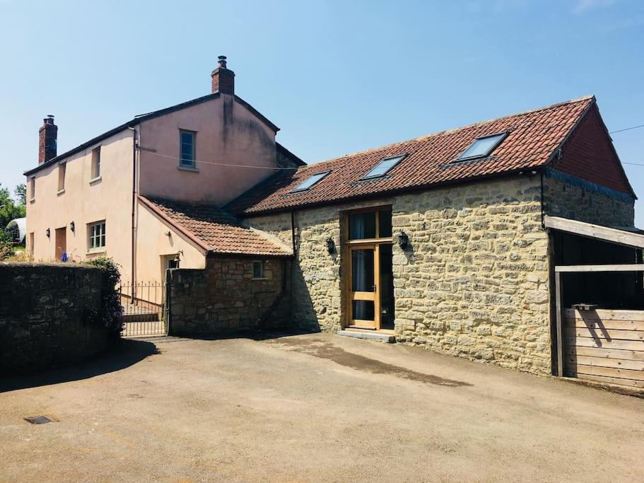 Stunning converted Cider Barn opposite a country pub view 4