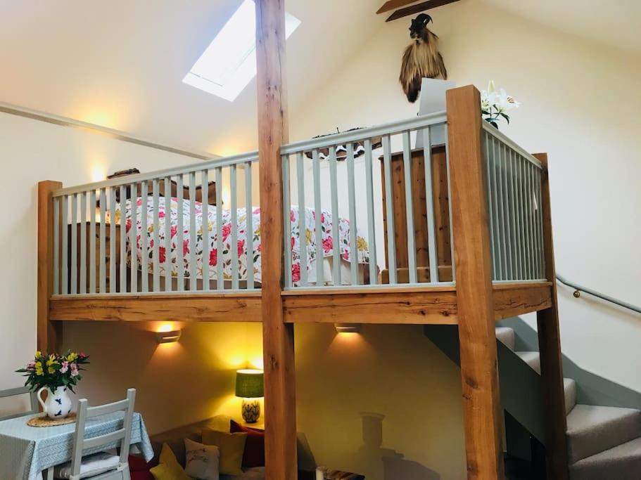 Stunning converted Cider Barn opposite a country pub view 2