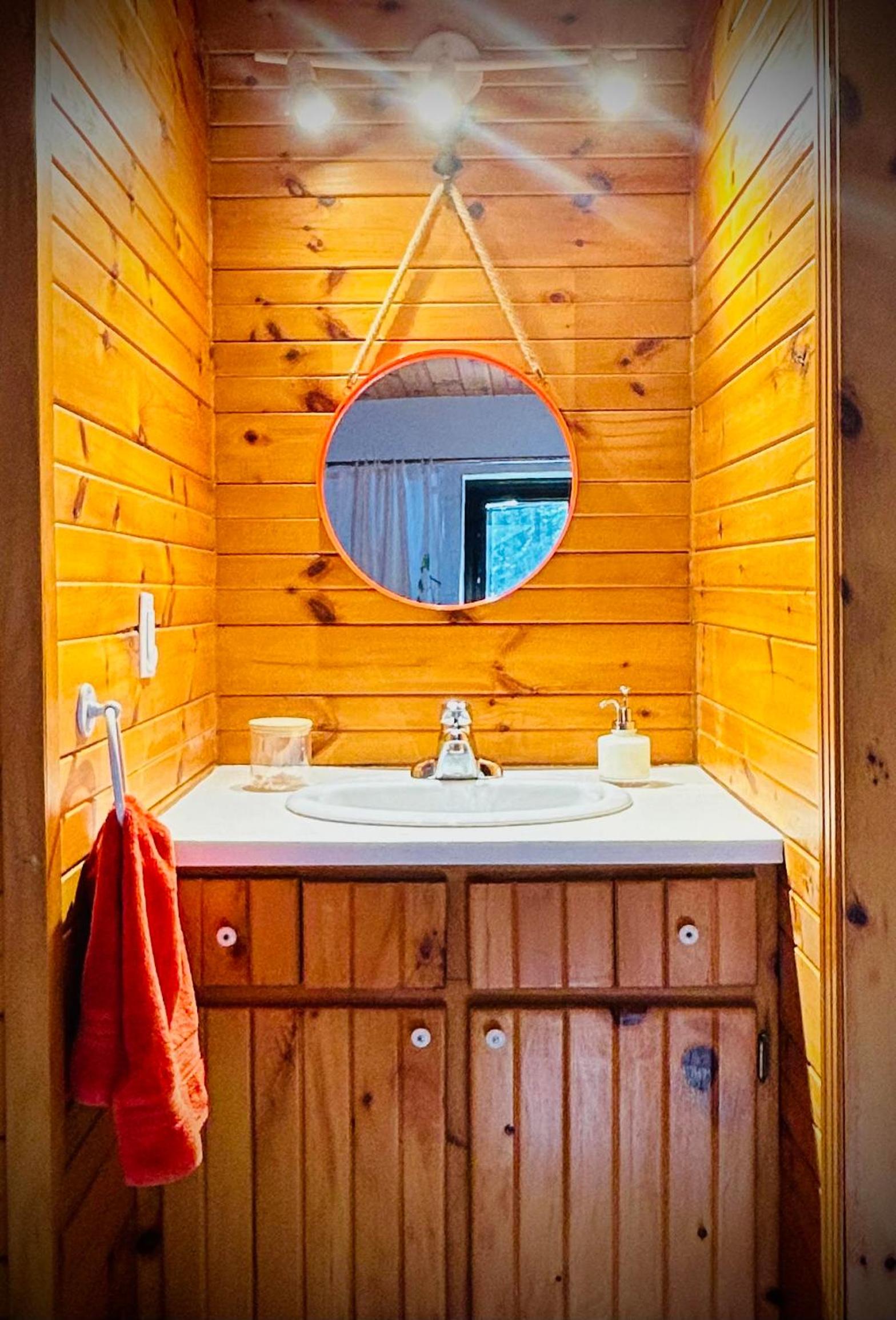 Serendipity Hideaway Spring Lakefront Gem SUPs & Boats - Firewood Included, 10 on 10