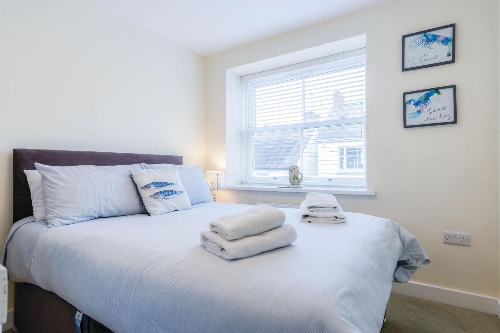 Dolphin - 2 Bedroom Apartment - Saundersfoot view 4