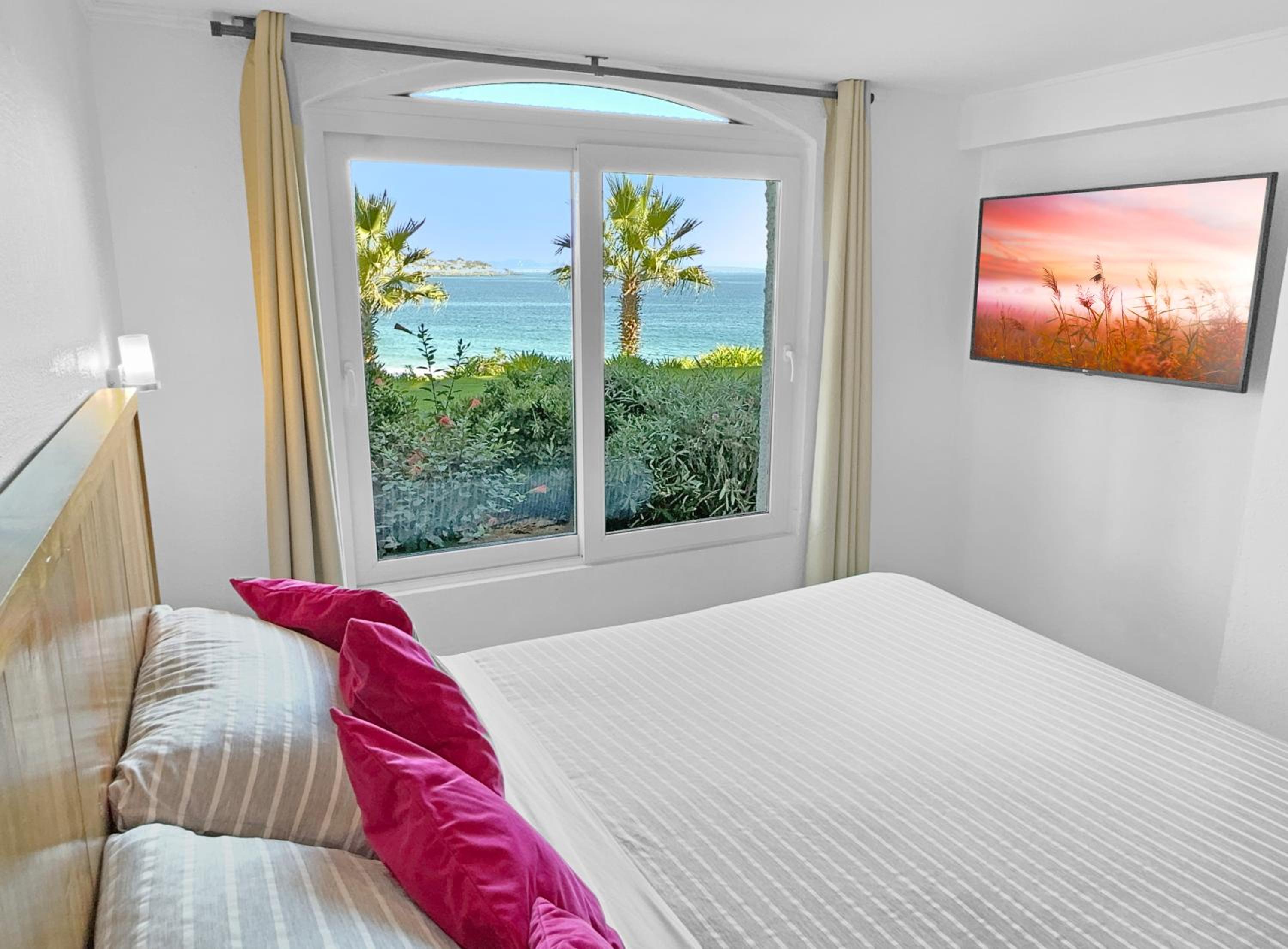 Puerto Velero Primera Línea Primer Piso al lado de la Playa! 5 pax