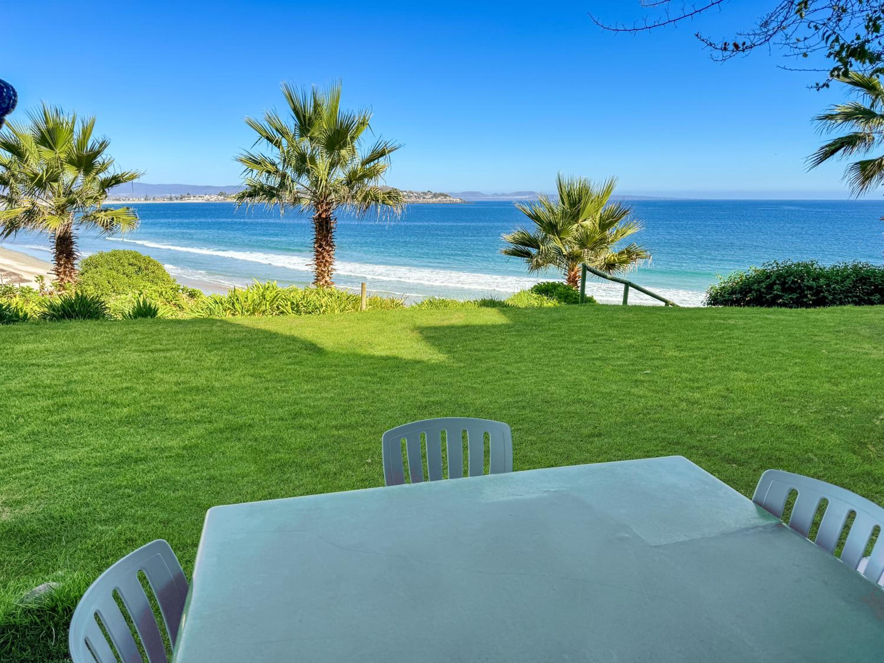 Puerto Velero Primera Línea Primer Piso al lado de la Playa! 5 pax