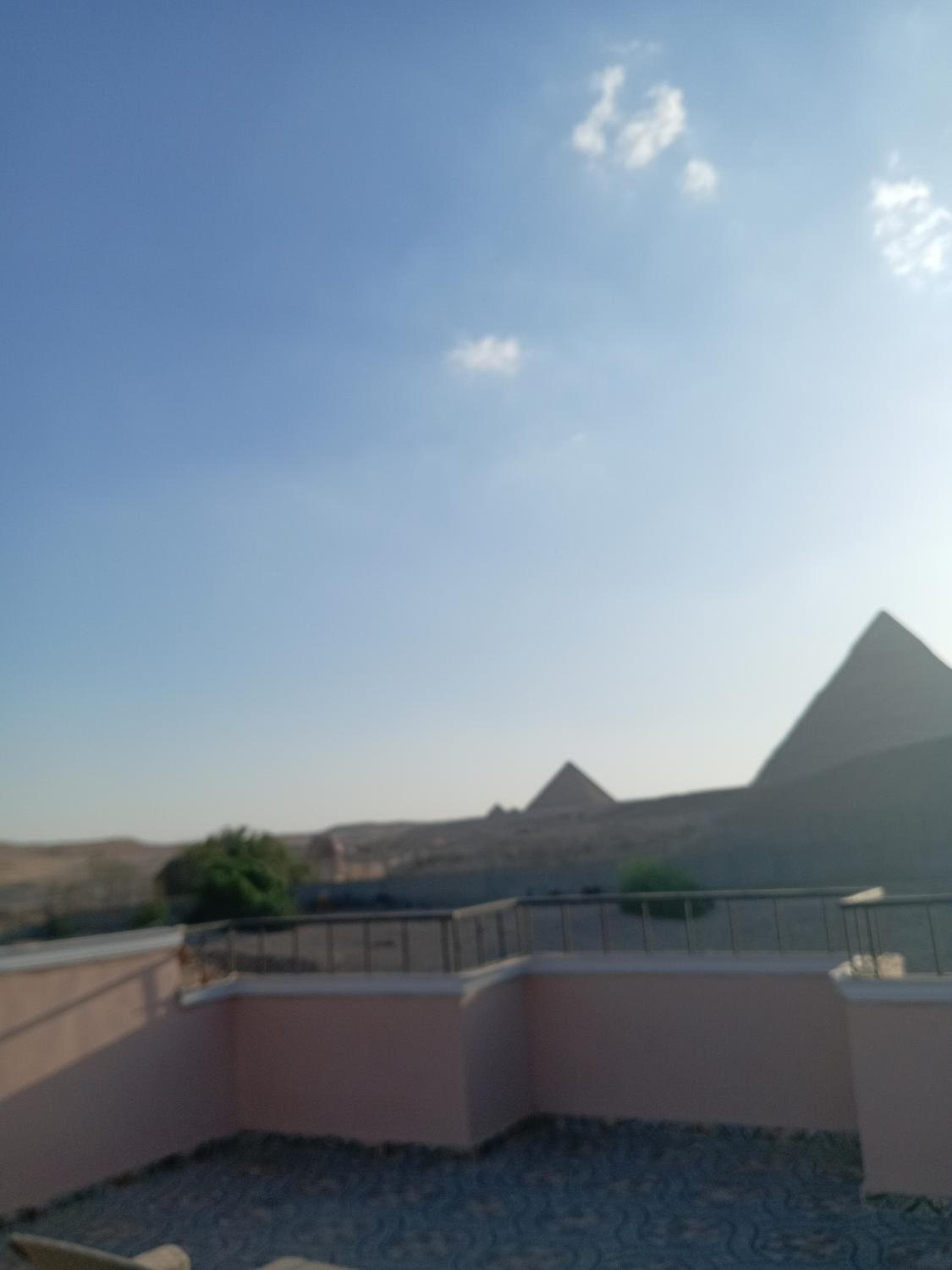 Grensha Pyramids inn