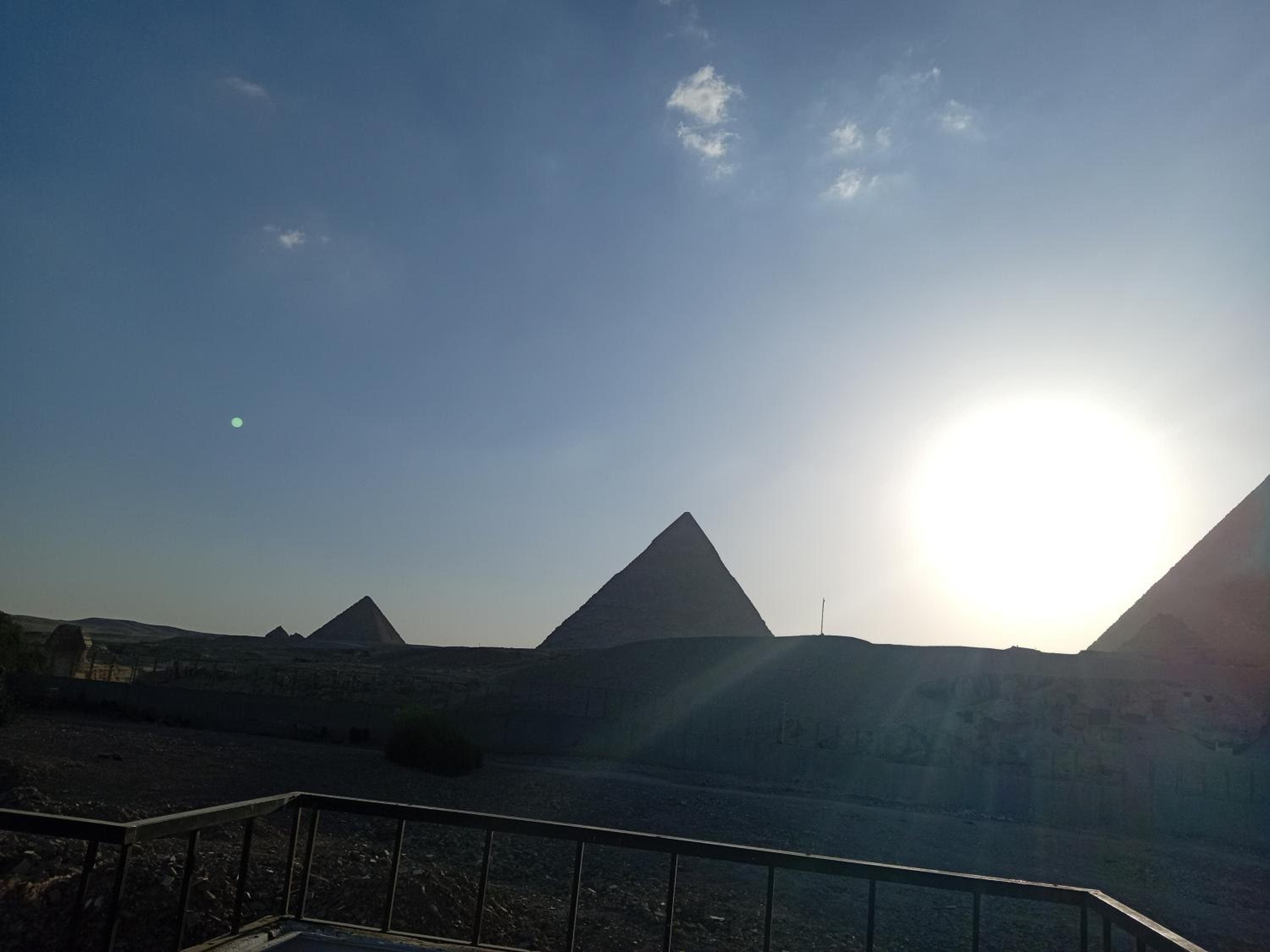 Grensha Pyramids inn