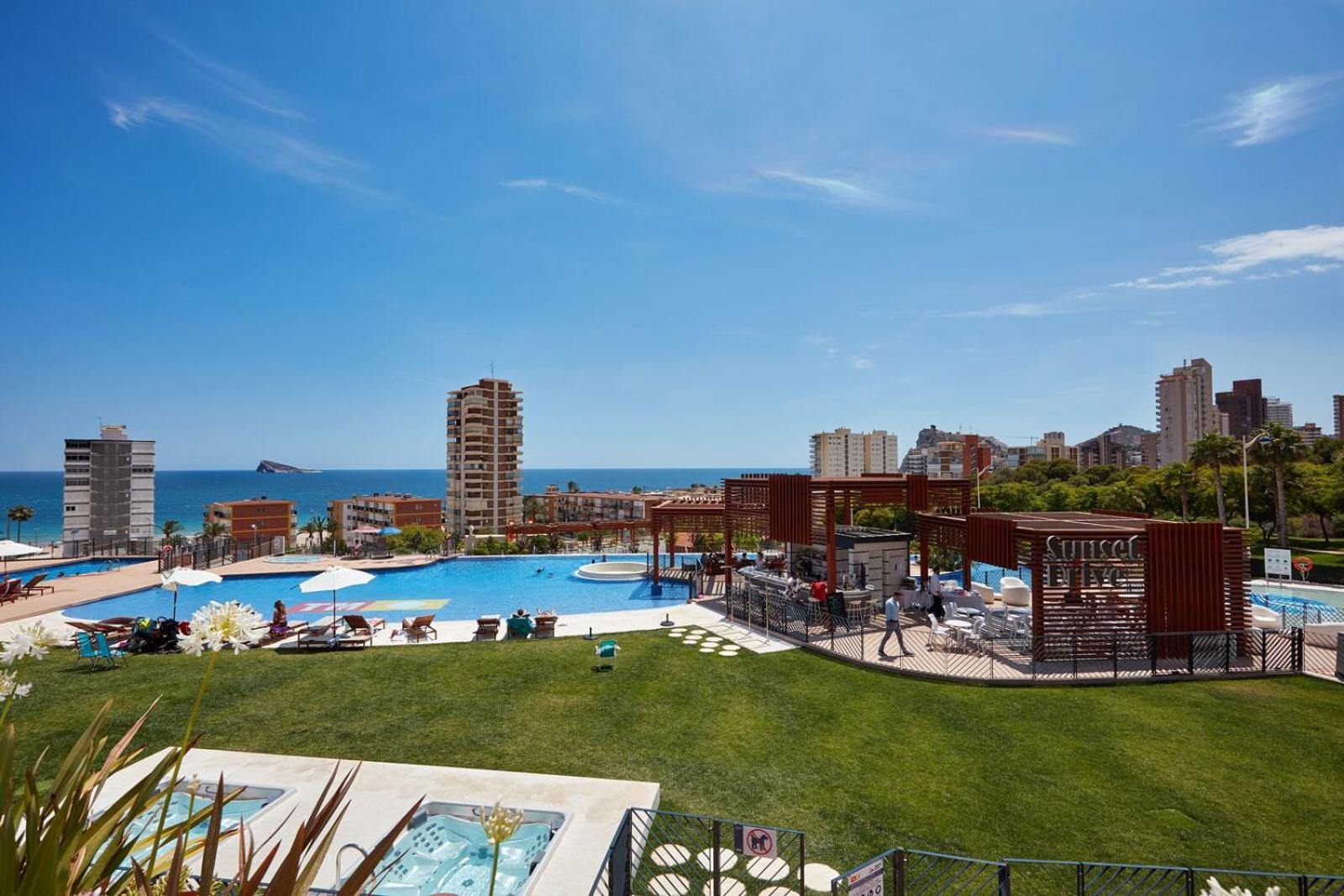 Hotel Amazing Apartment in Benidorm - Sunset - Image 1