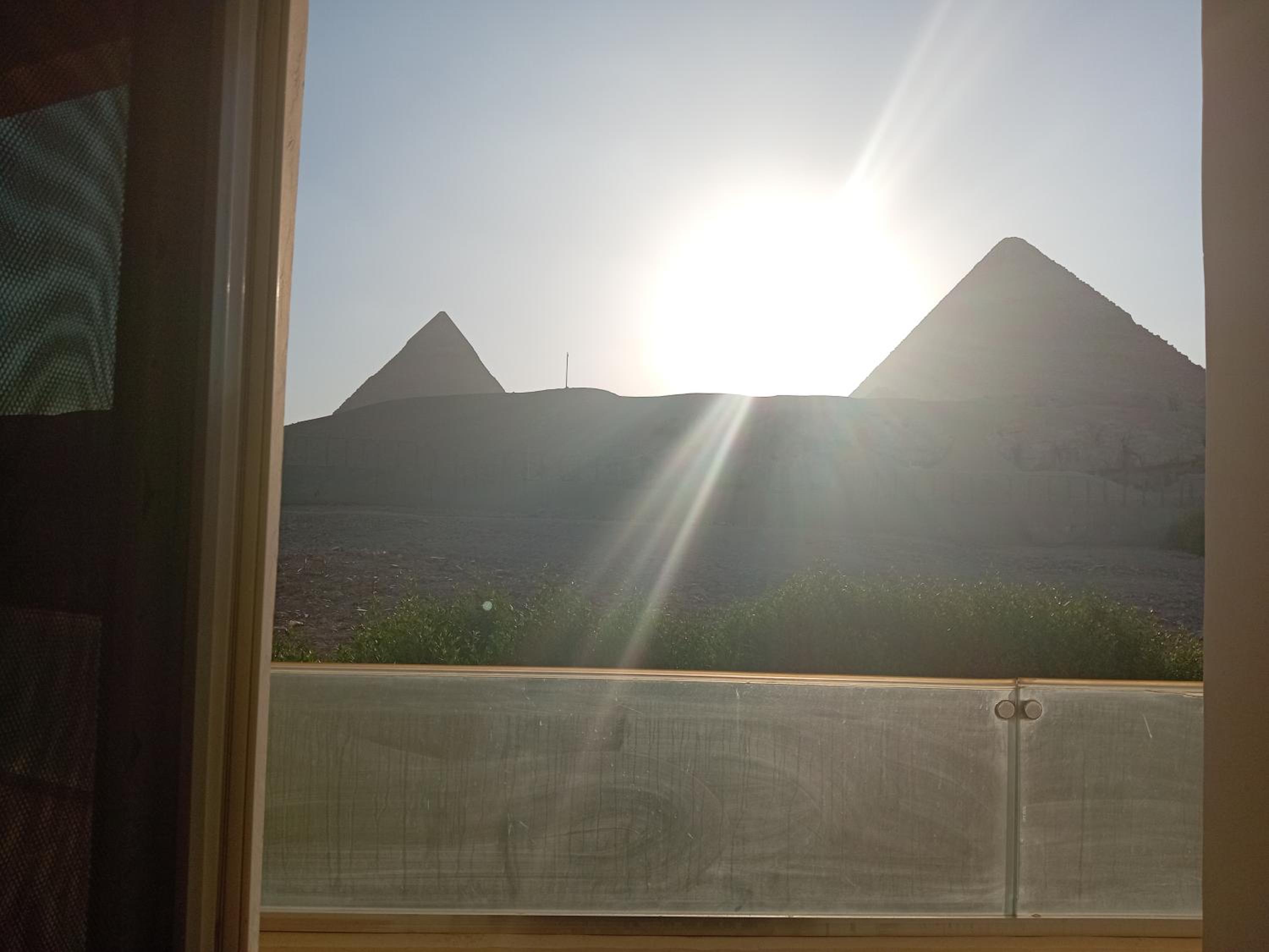Grensha Pyramids inn