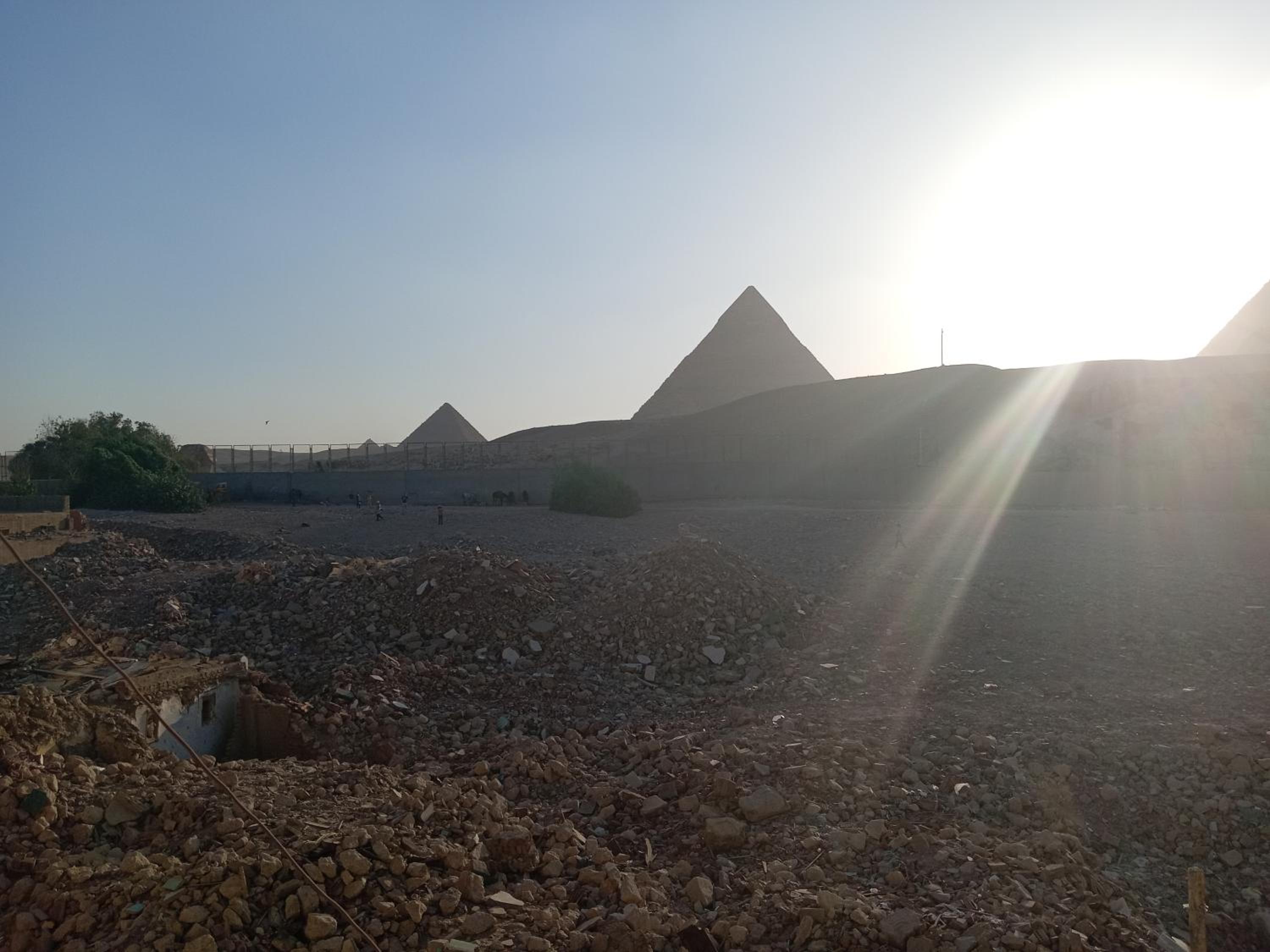 Grensha Pyramids inn