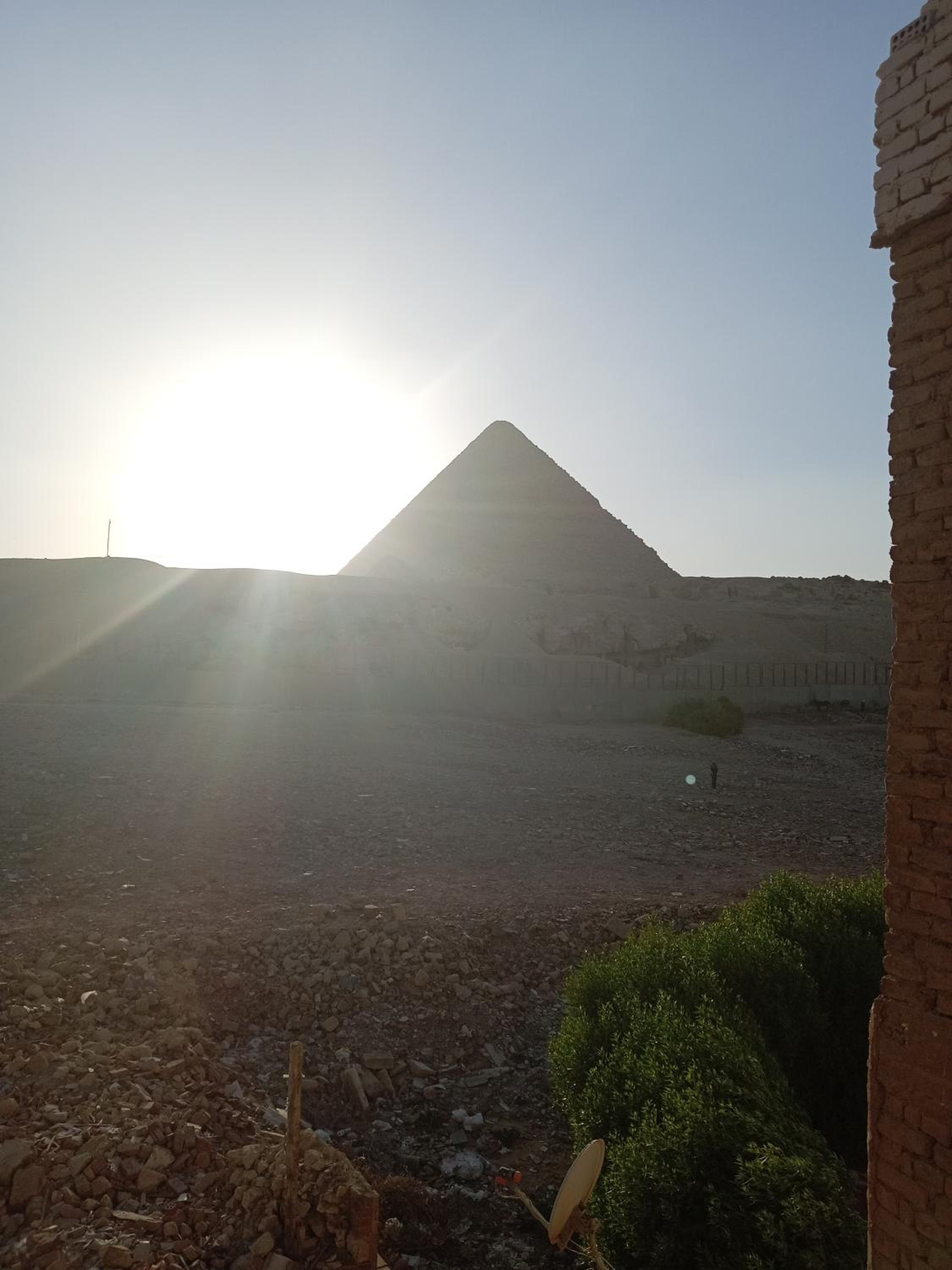 Grensha Pyramids inn