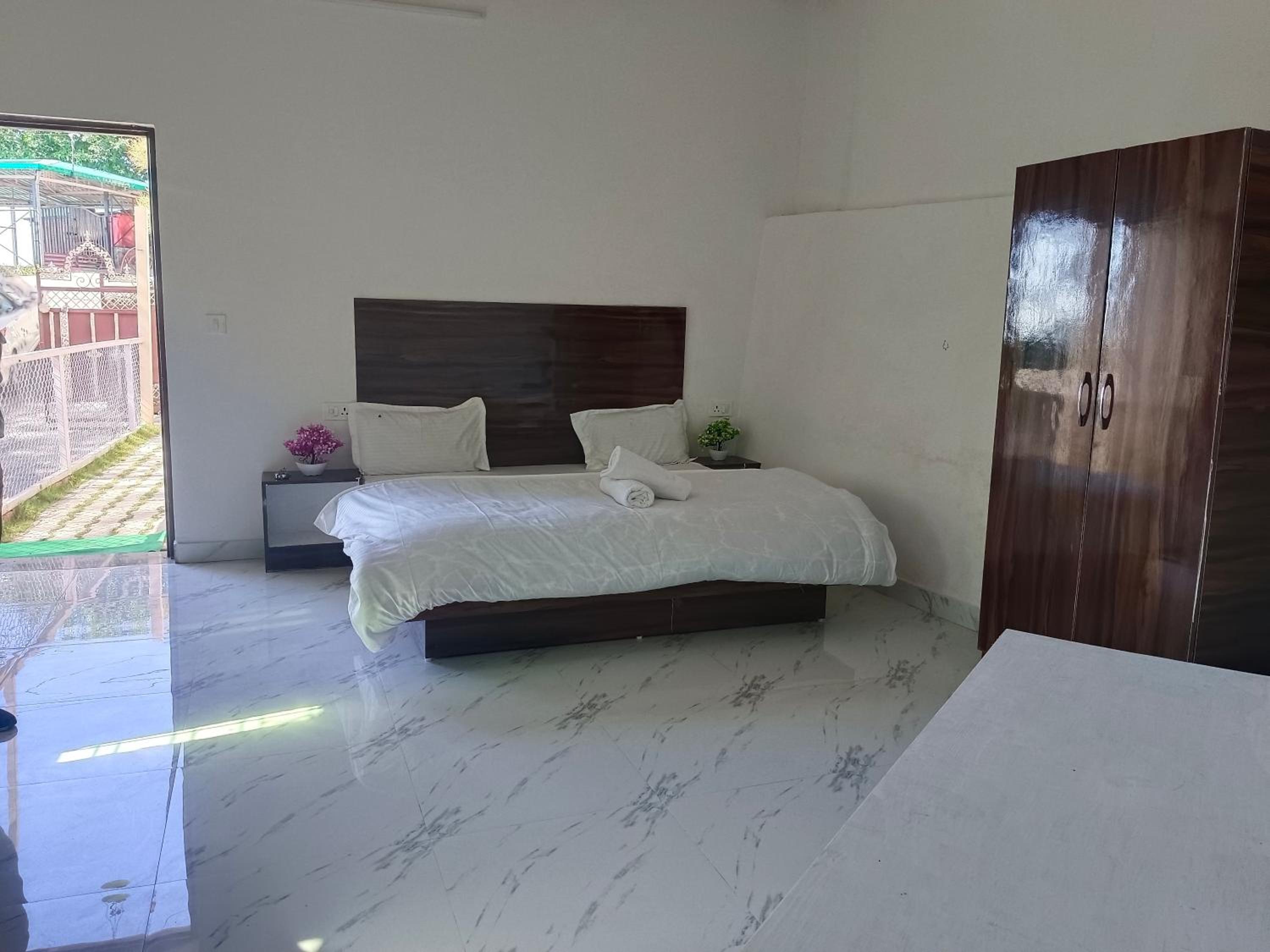 Golden Oak Villa view 5