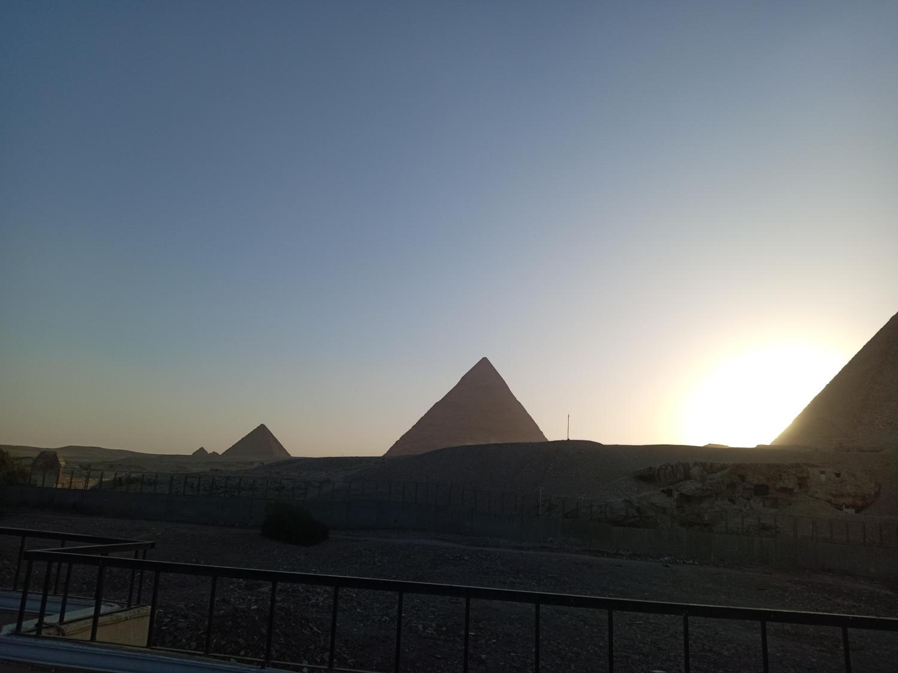 Grensha Pyramids inn