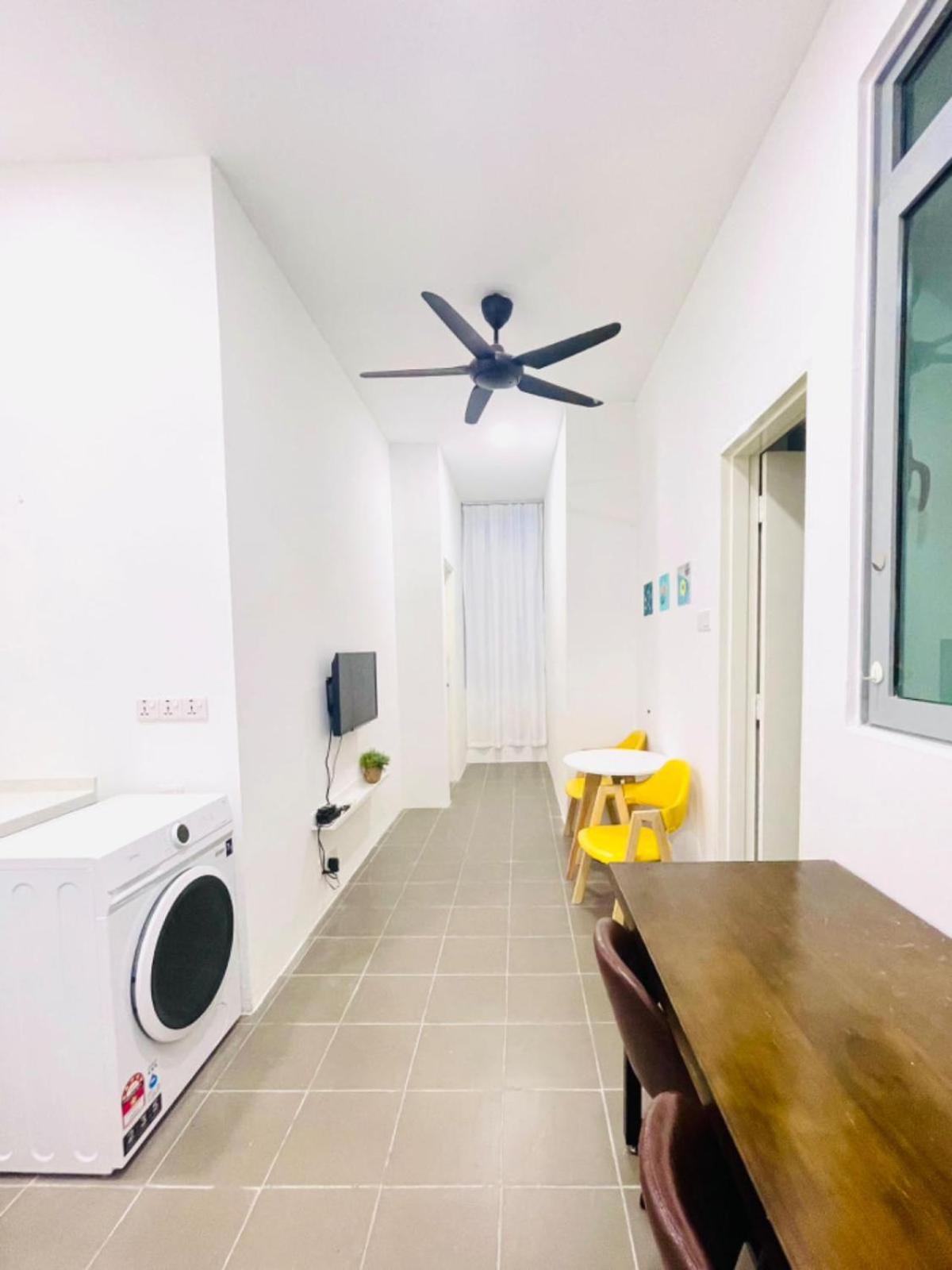 Cozy home in city center with free parking - 1A