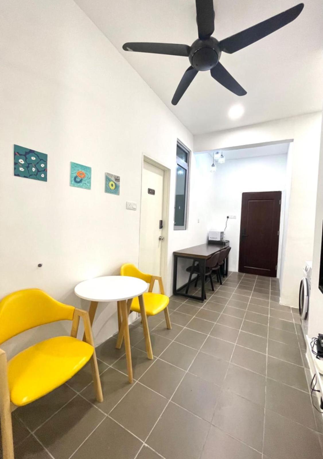 Cozy home in city center with free parking - 1A