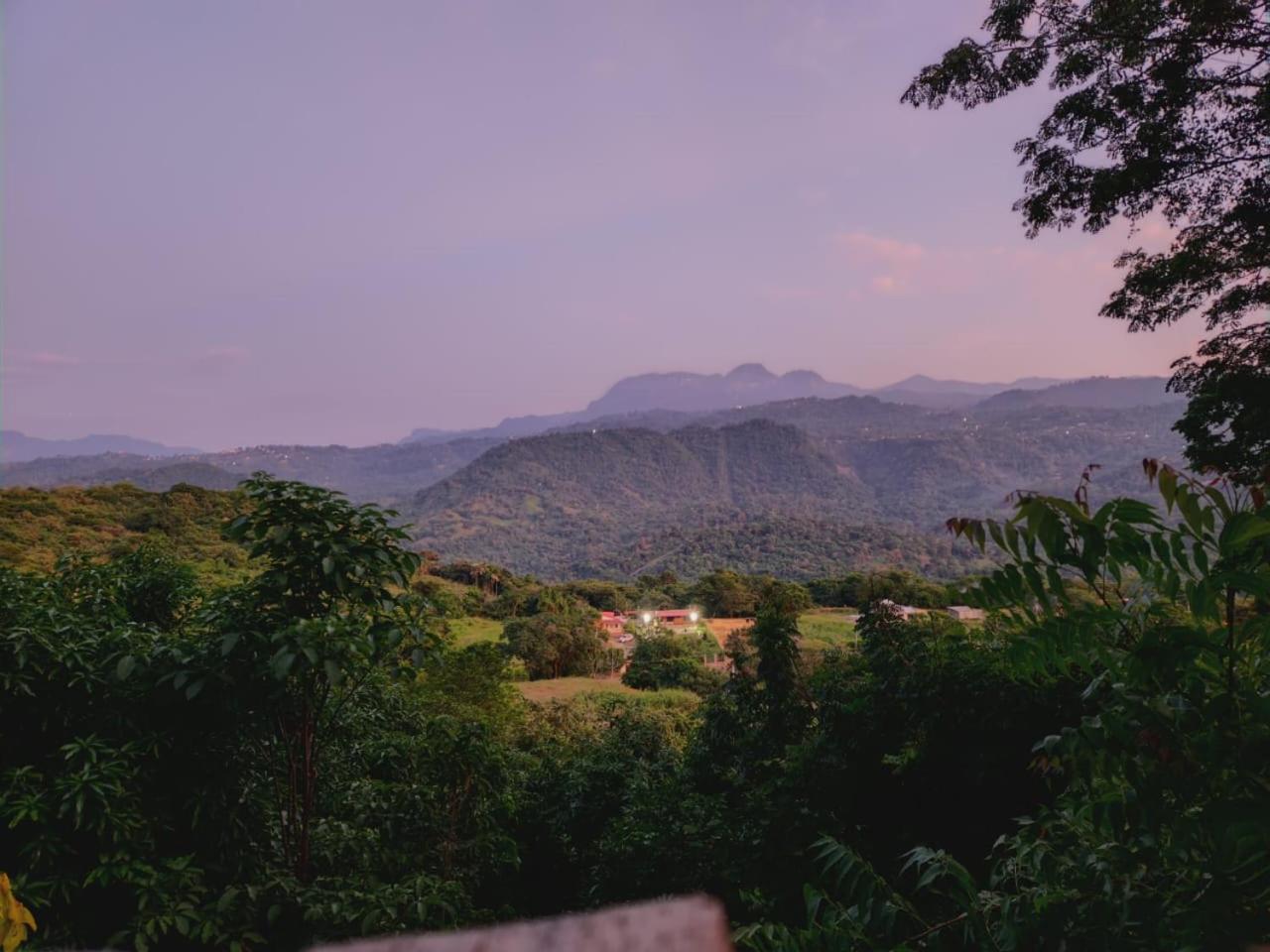 Posada Turistica Rural y Glamping Altos del Dorado La Mesa